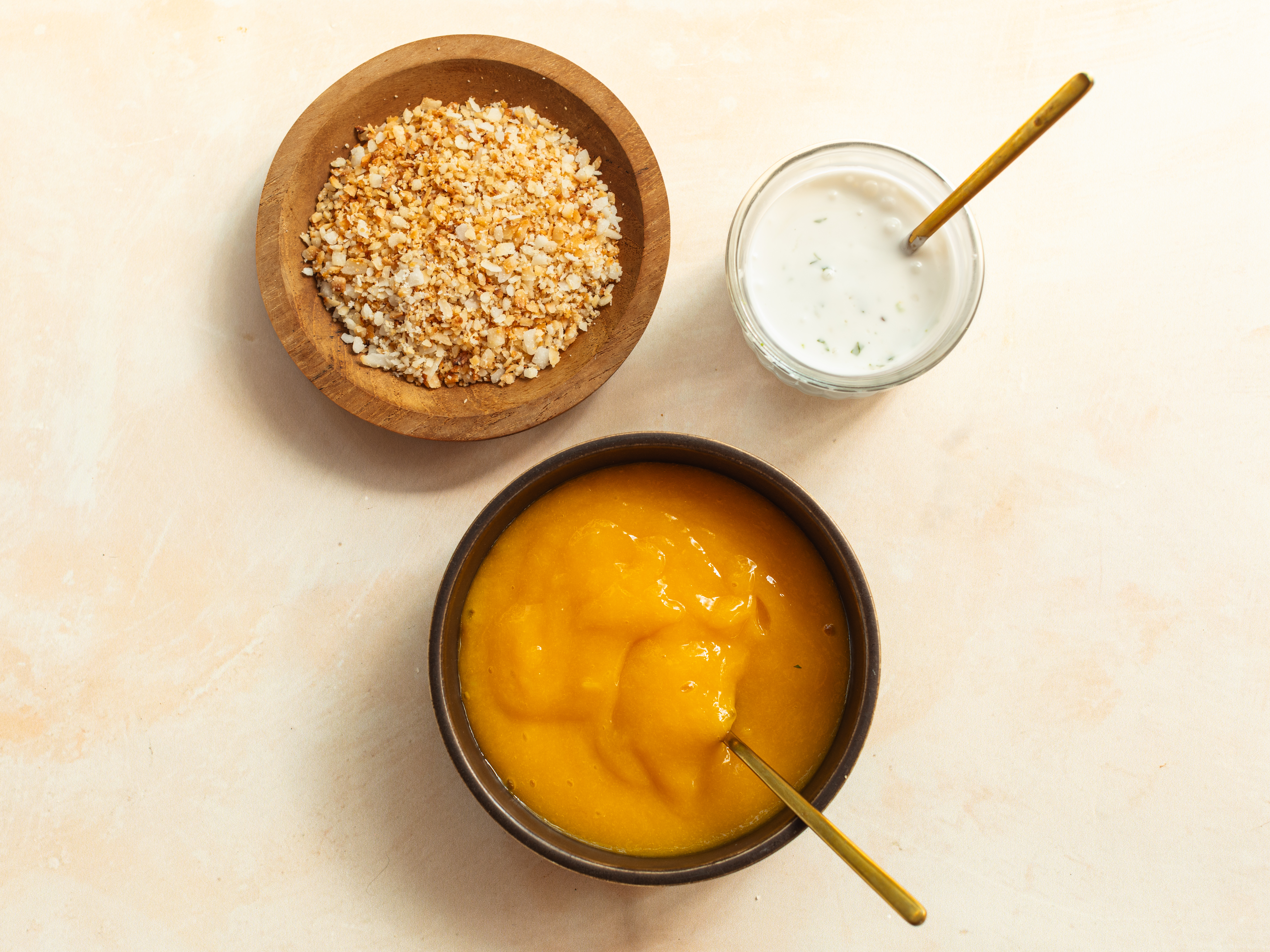 Schritt 2:  Mango in einem Mixer fein pürieren