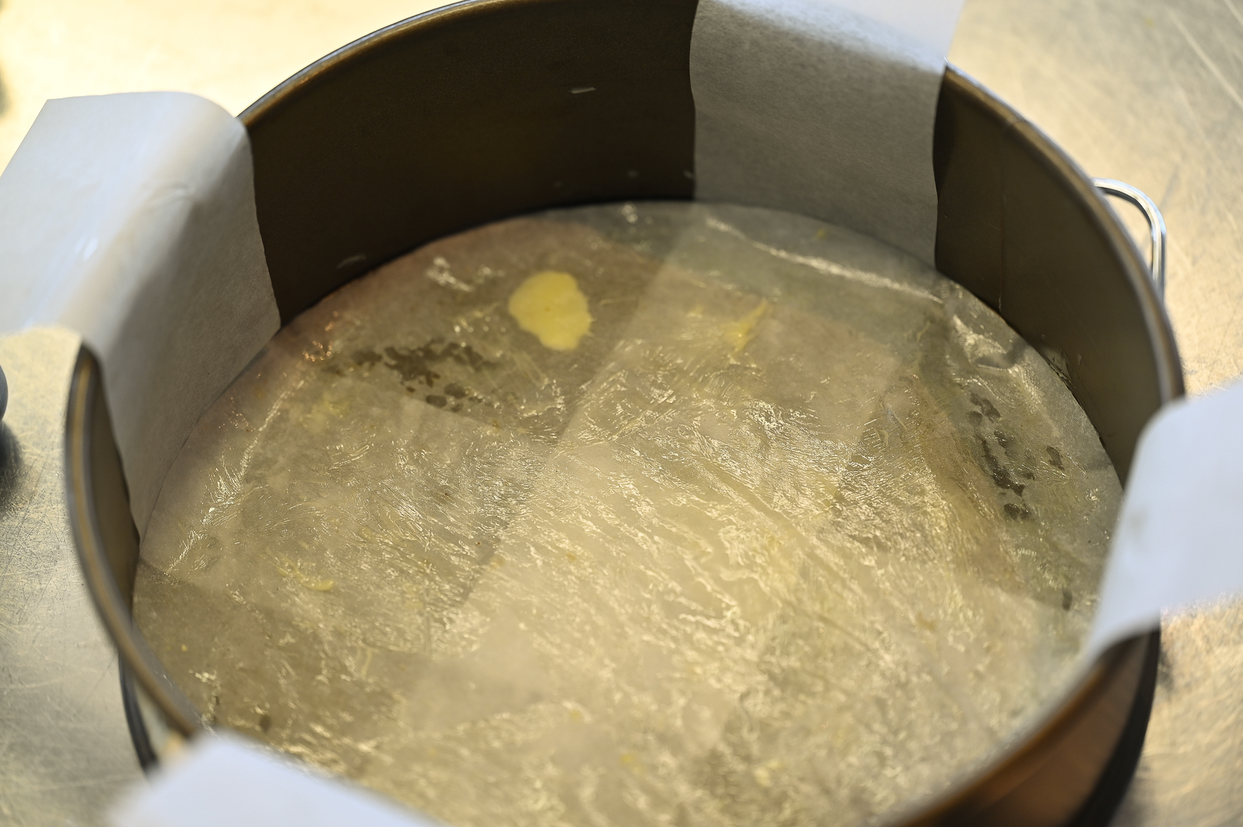 Schritt 3: Cakeform   für Japanischen Cheesecake vorbereiten, befüllen