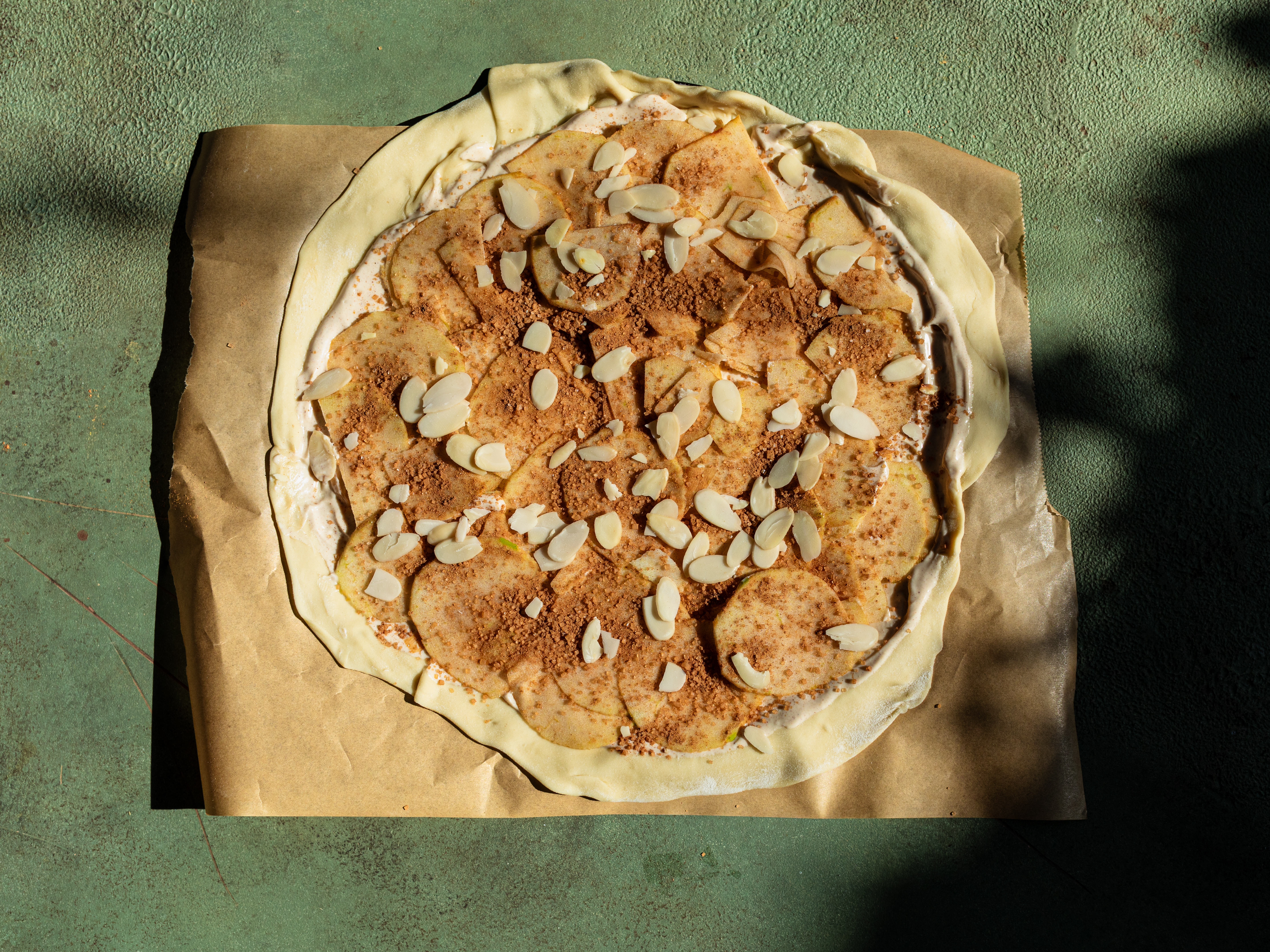 Schritt 4: Die gehobelten Mandeln darauf verteilen