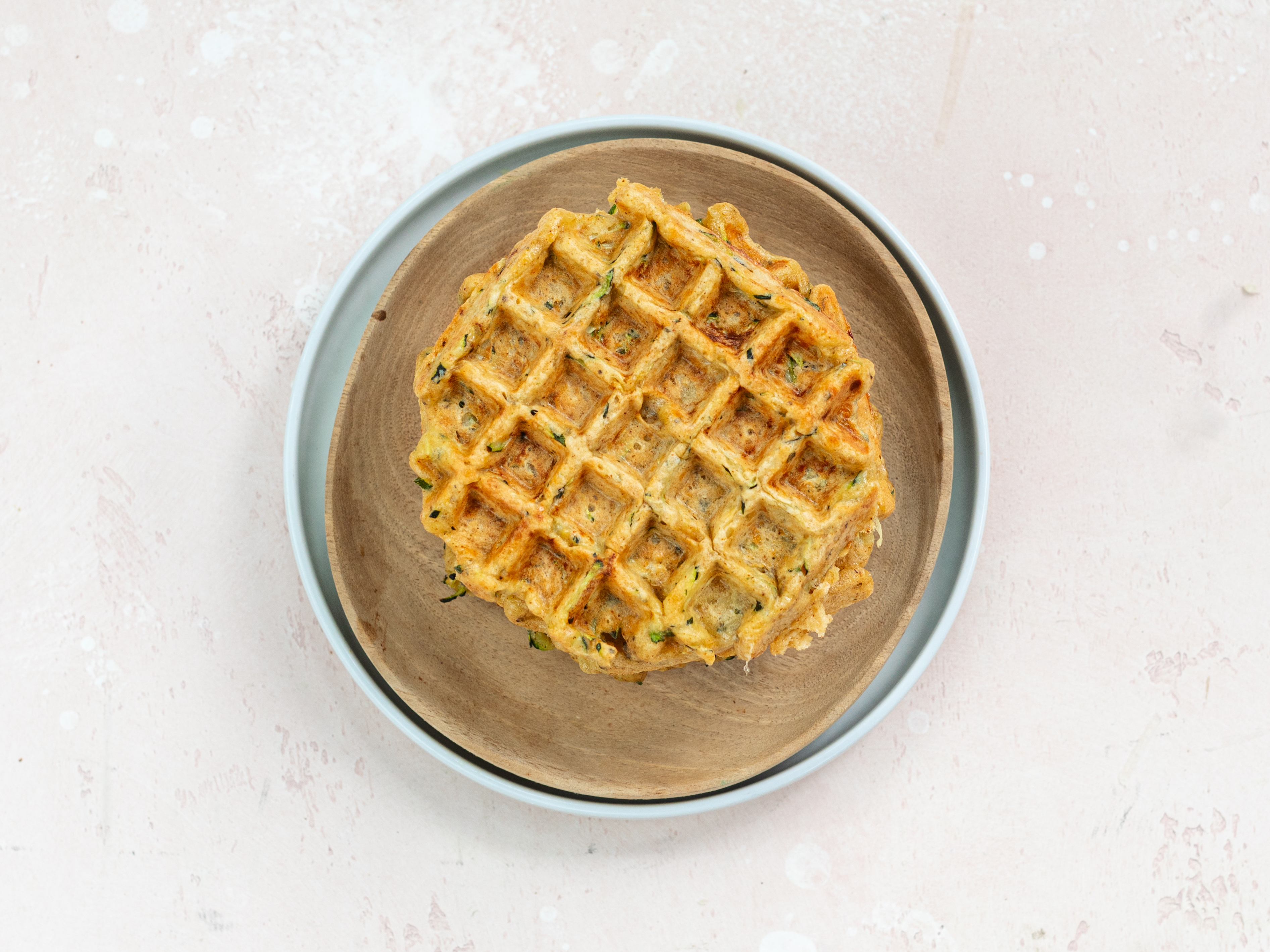 Schritt 3: Zucchini-Parmesan-Waffeln backen
