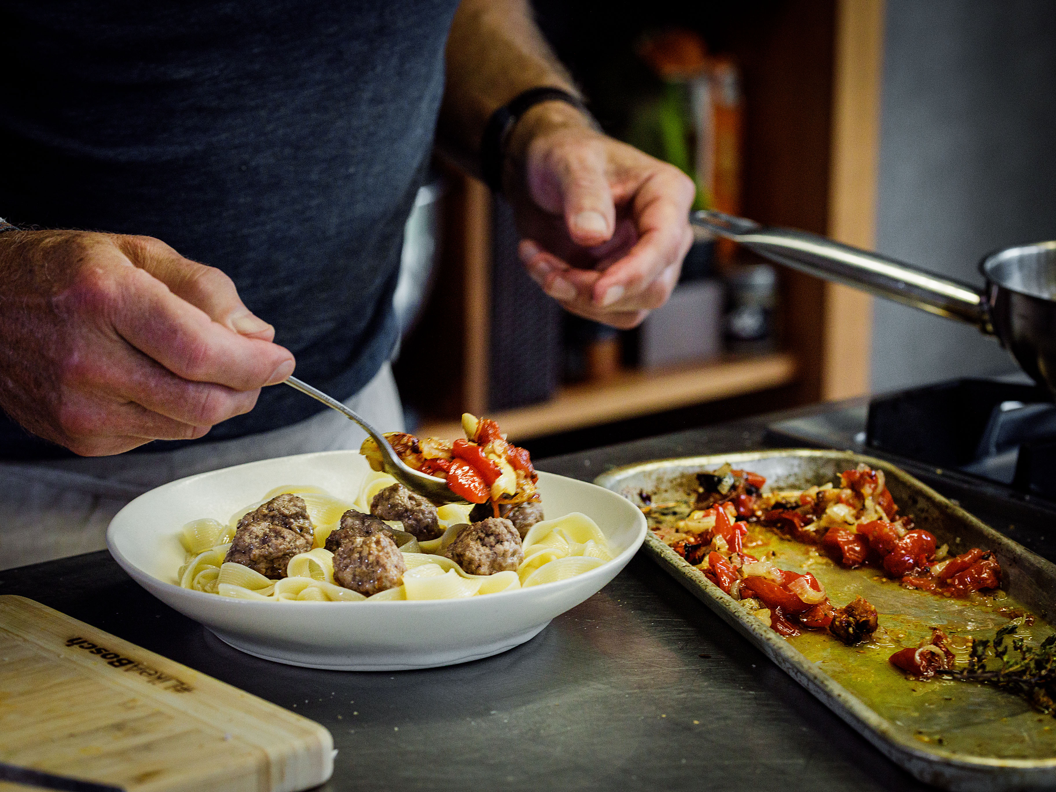 Schritt 3: Pappardelle mit Polpette und Rösttomaten-Sugo kochen und Gericht fertigstellen