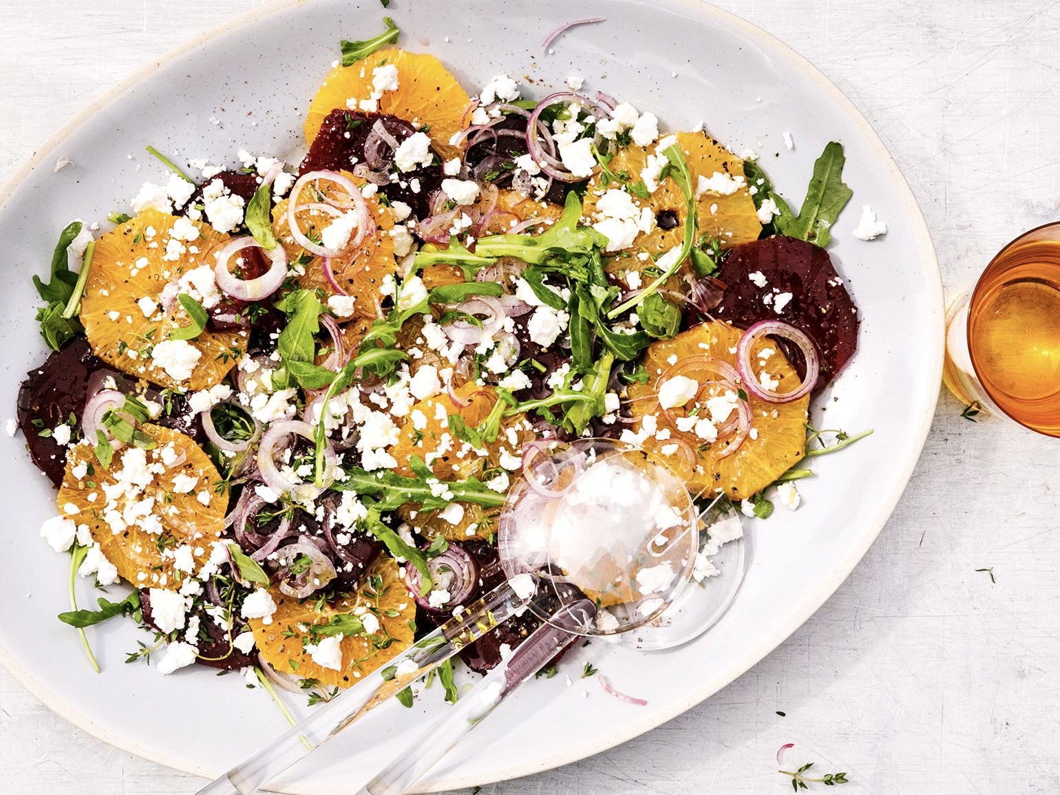 Schritt 3: Randen mit Orange, Rucola und Feta anrichten