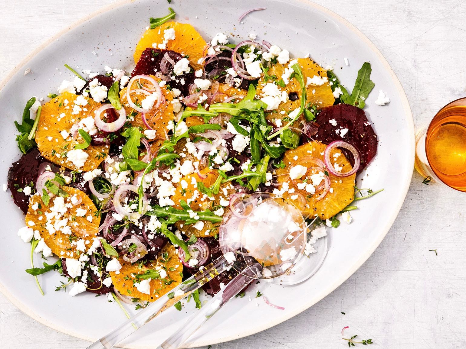 Schritt 3: Randen mit Orange, Rucola und Feta anrichten