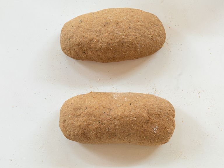 Schritt 3: Teig ausrollen und flechten Schritt 3: Teig ausrollen und flechten