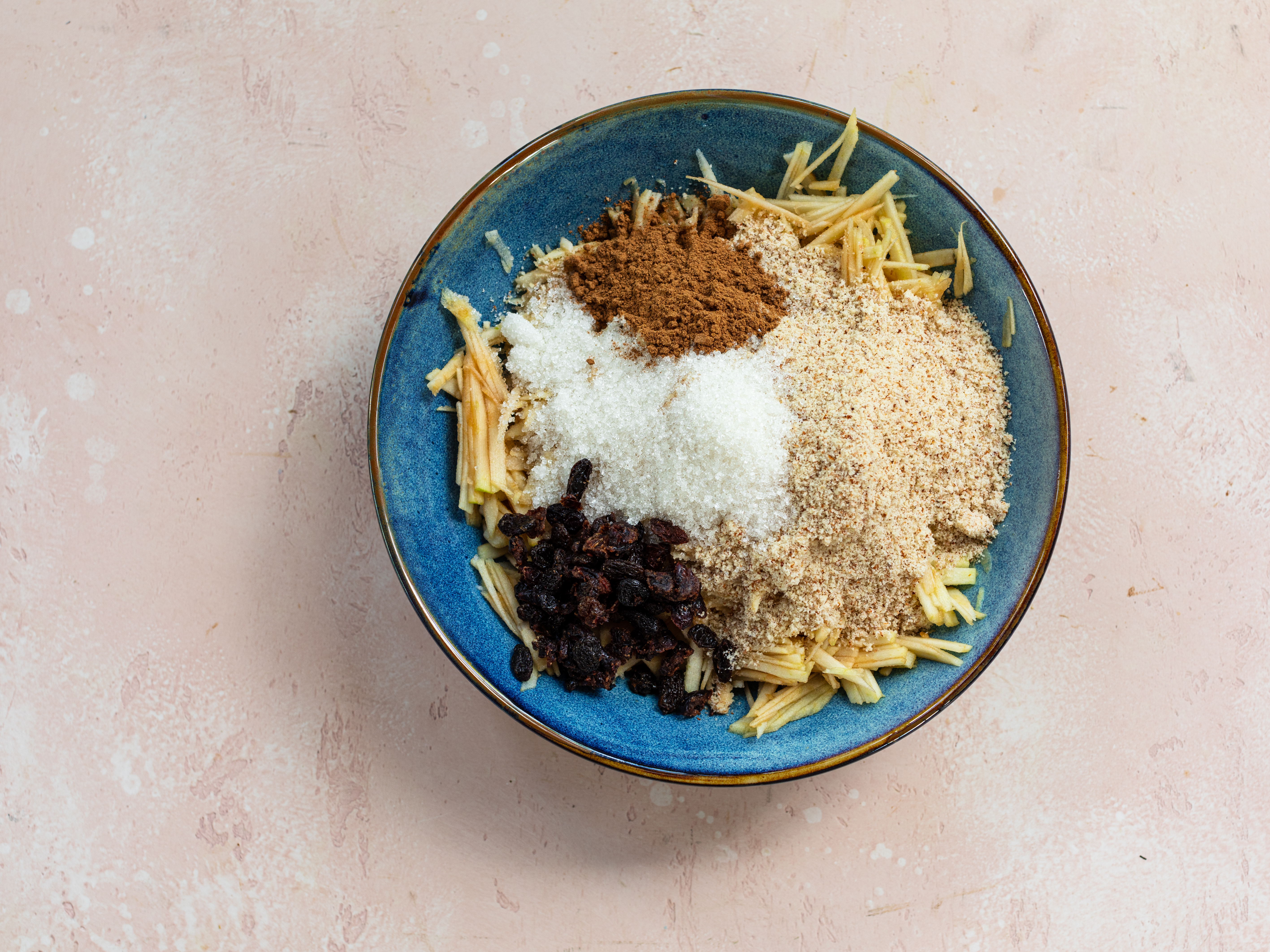 Schritt 2: Füllung für Apfel-Mandel-Zopf zubereiten 