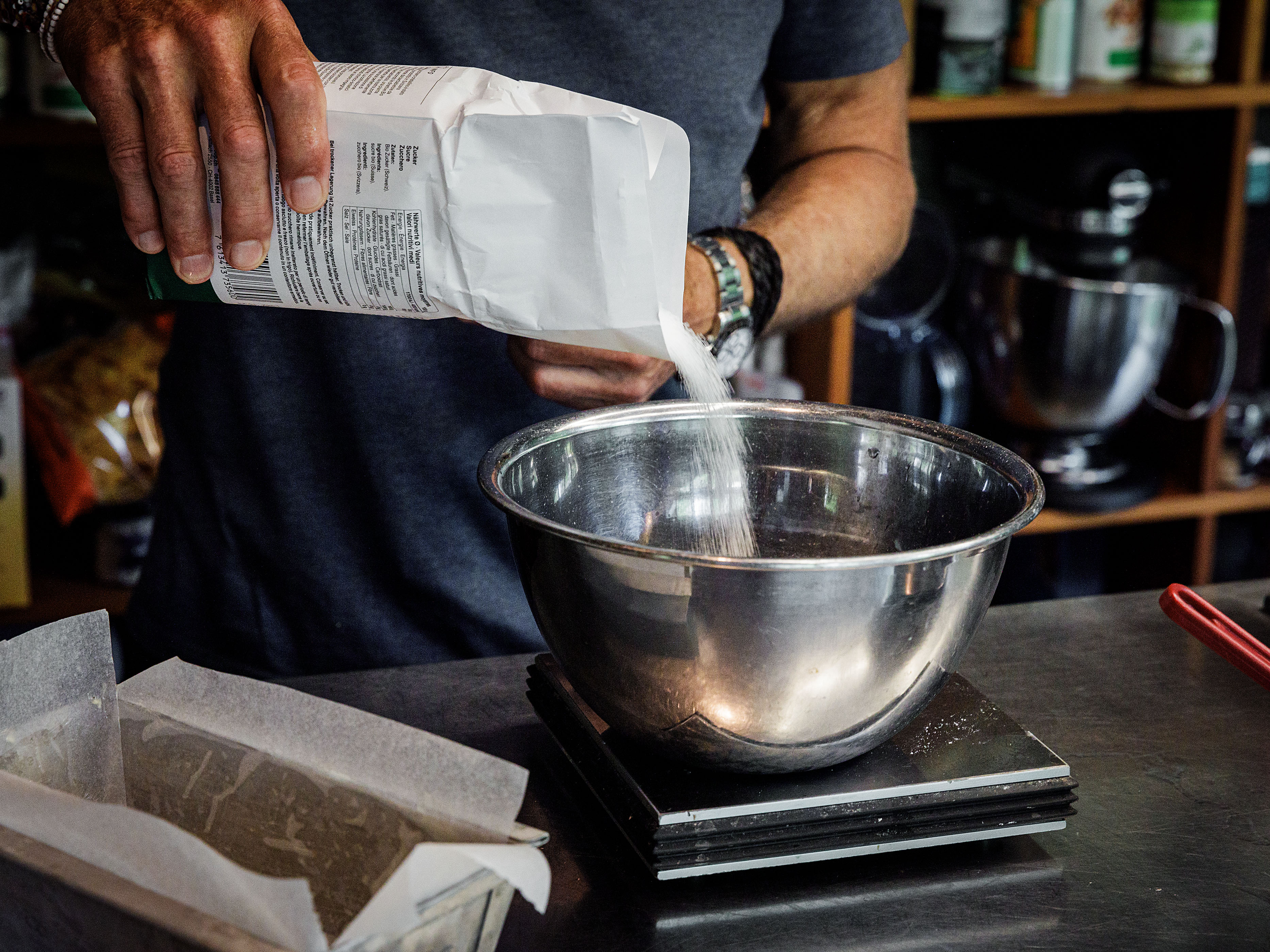2. Schokoladen-Ganache zubereiten und backen
