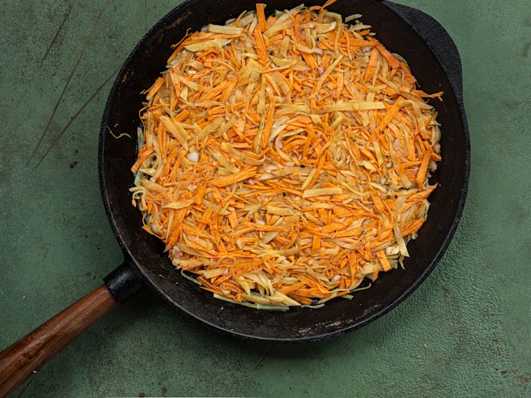 Schritt 2: Rösti für Süsskartoffel-Rösti zubereiten Schritt 2: Rösti für Süsskartoffel-Rösti zubereiten