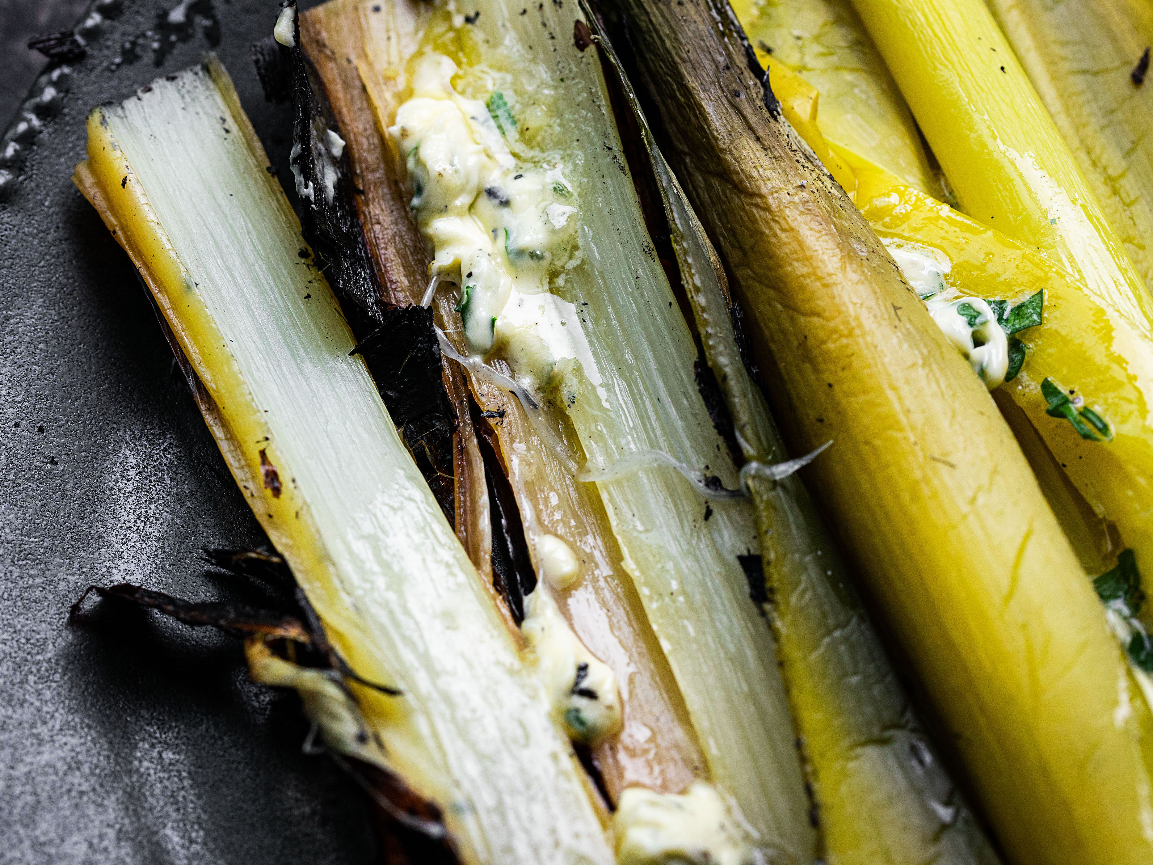 Schritt 3: Verkohlter Lauch mit Kartoffelpüree