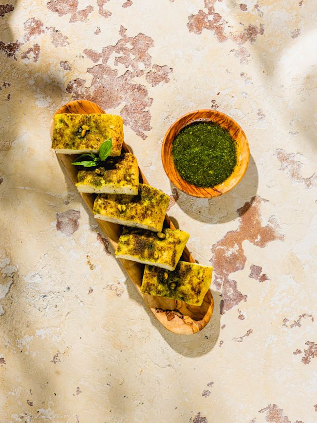 Focaccia mit Basilikum-Pesto Rezept Focaccia mit Basilikum-Pesto Rezept