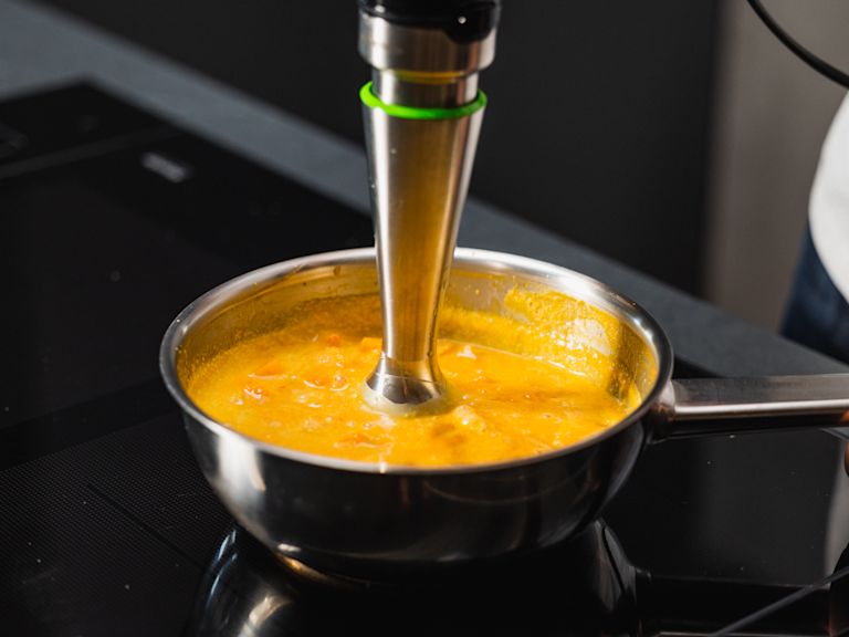 Schritt 2: Suppe pürieren und abschmecken Schritt 2: Suppe pürieren und abschmecken
