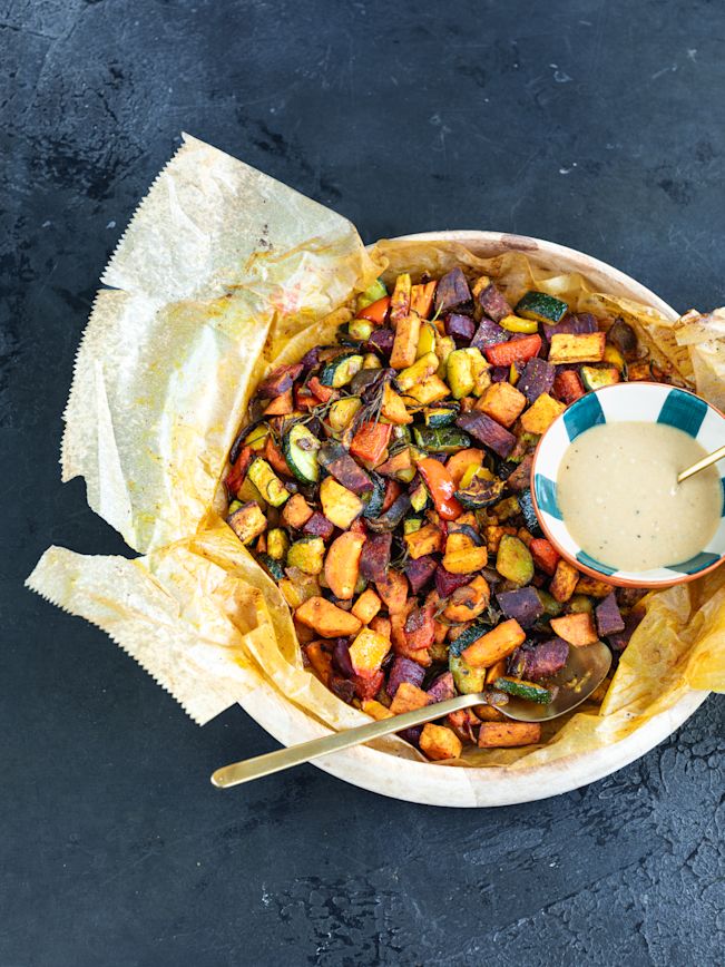 Ofengemüse mit Kurkuma und Zitronen-Tahini-Dressing Rezept 1 Ofengemüse mit Kurkuma und Zitronen-Tahini-Dressing Rezept 1