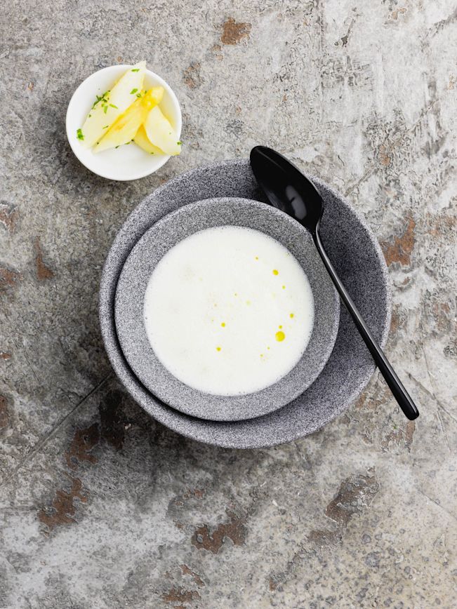 Spargelcremesuppe mit weissem Portwein Rezept Spargelcremesuppe mit weissem Portwein Rezept