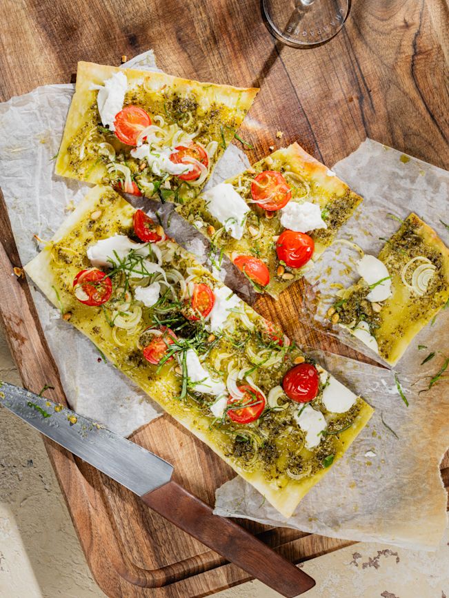 Flammkuchen «Burrata e Basilico» Rezept Flammkuchen «Burrata e Basilico» Rezept