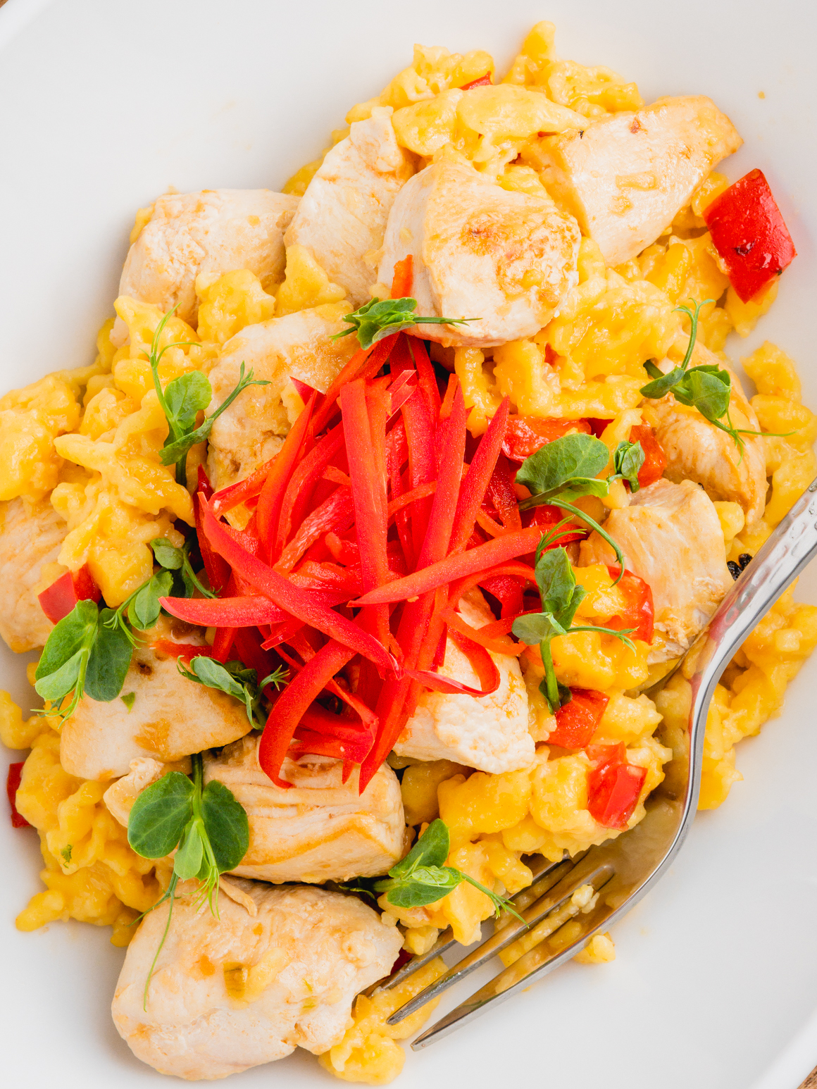 Safran-Spätzli mit Poulet und Paprika Rezept 2