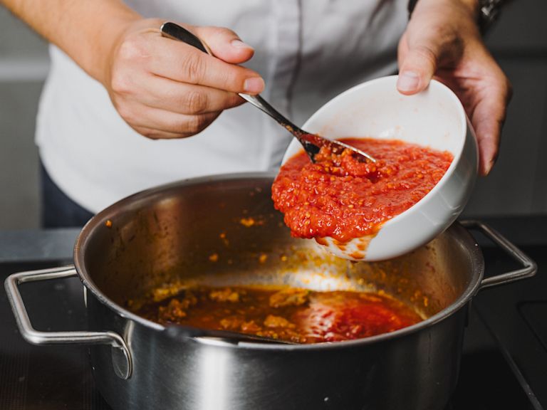 Schritt 2: Zubereitung der Bolognese Schritt 2: Zubereitung der Bolognese