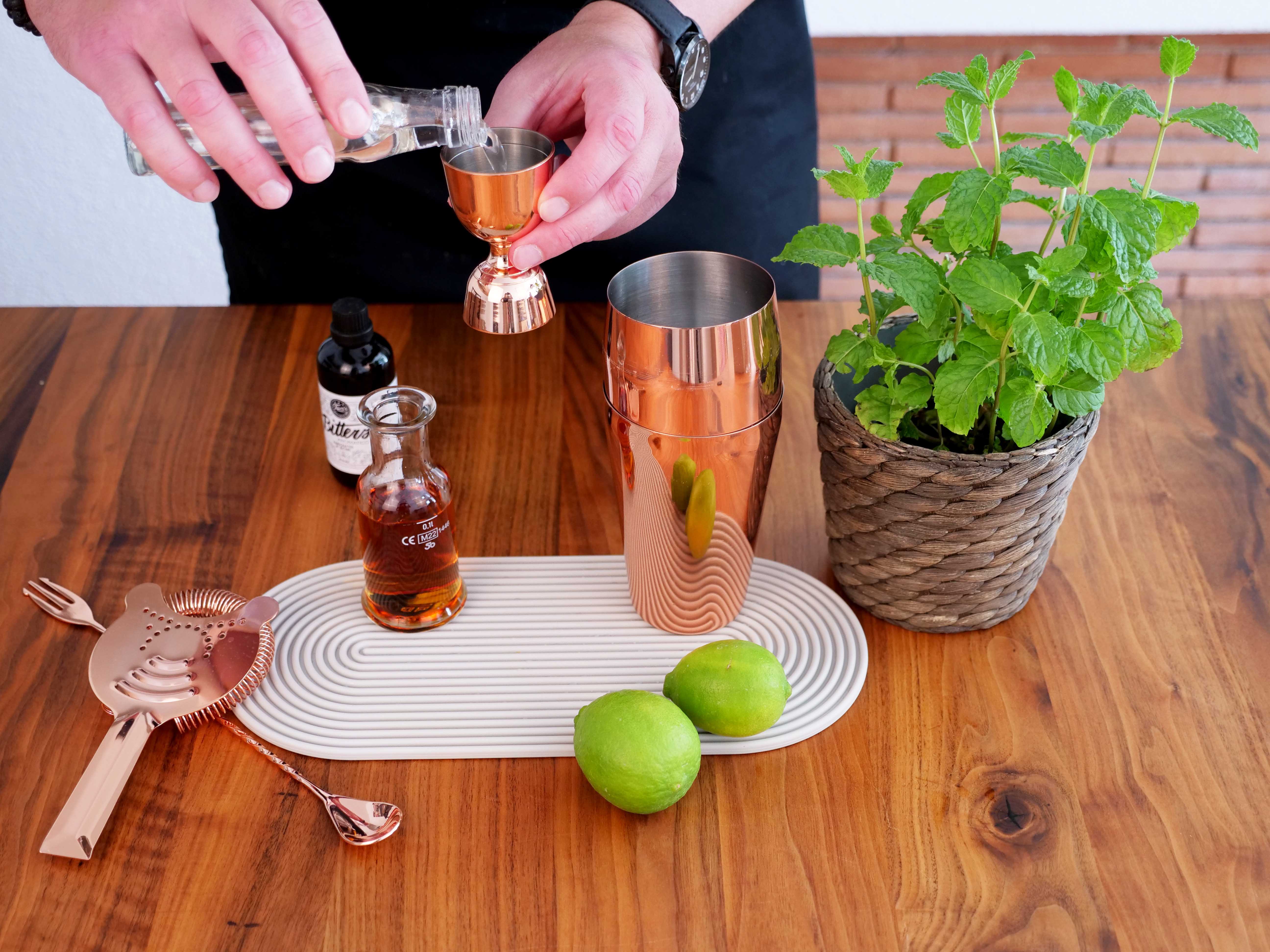 2. Simple Sirup & Rum dazugeben
