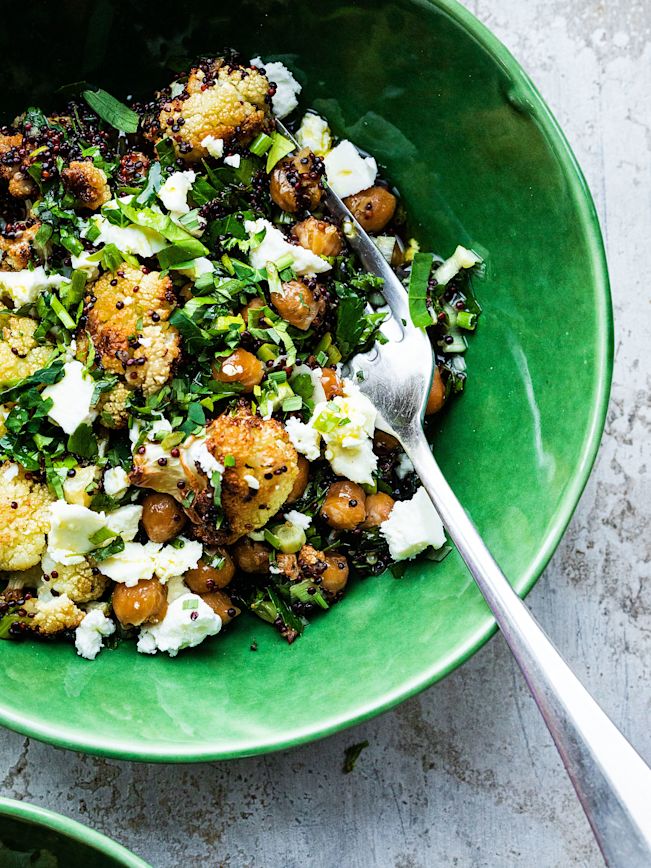 Quinoa-Kichererbsen-Salat mit geröstetem Blumenkohl Rezept 