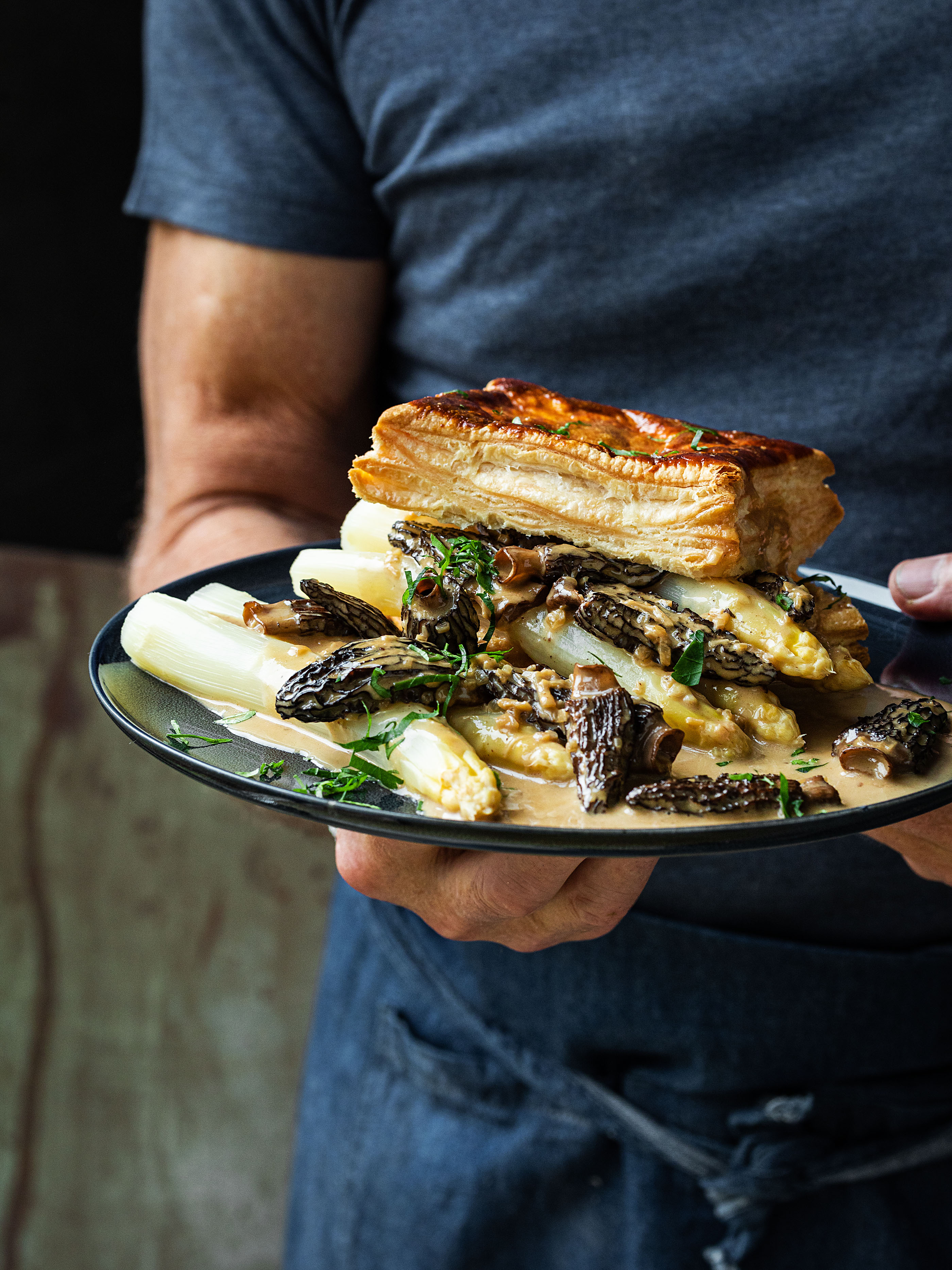 Spargel mit Morcheln im Blätterteig Rezept