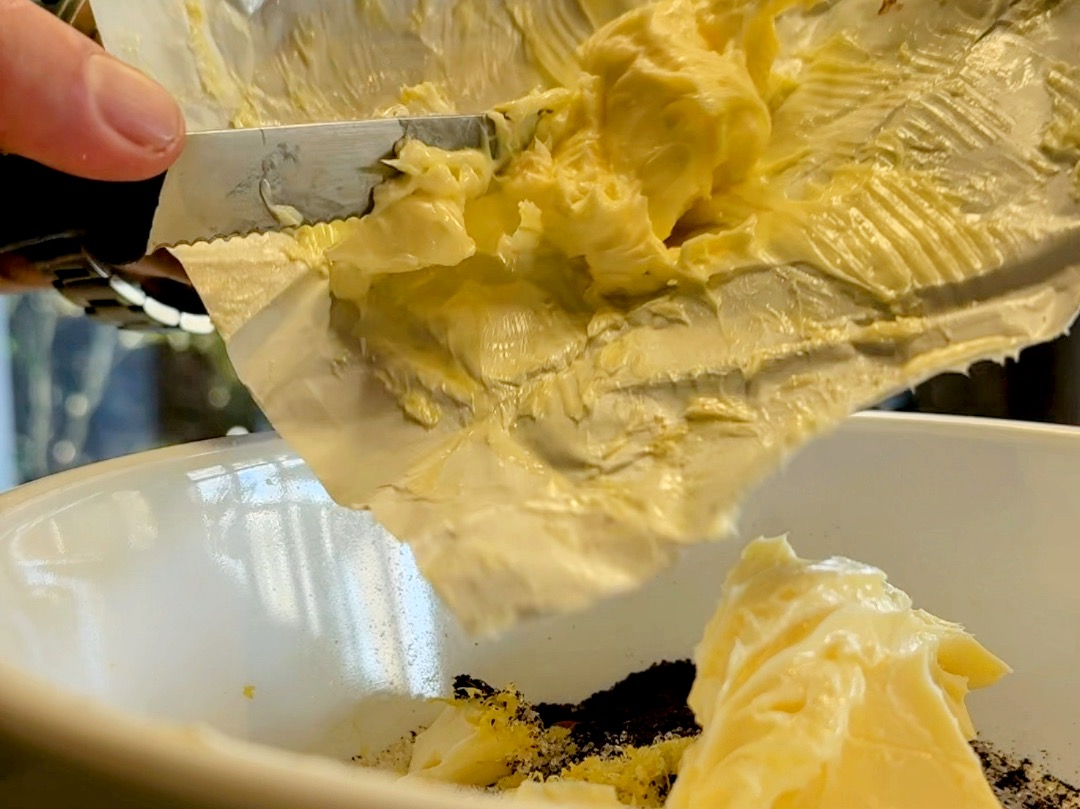 Schritt 1: Vorbereitung der Teigzutaten für Sbrisolona – Italienischer Mandelkuchen 