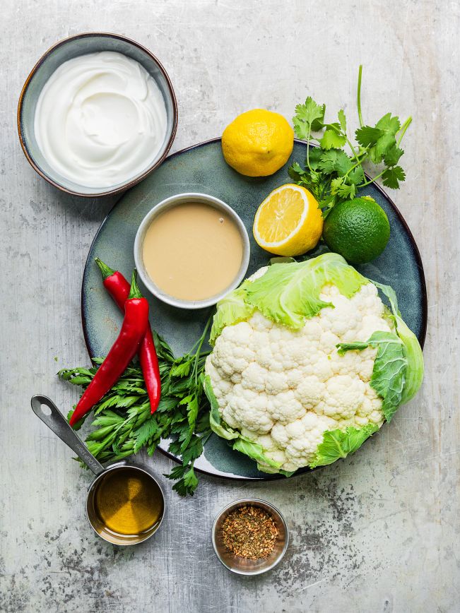 Gerösteter Blumenkohl mit Joghurt-Tahin-Sauce und Chili-Vinaigrette Rezept 5