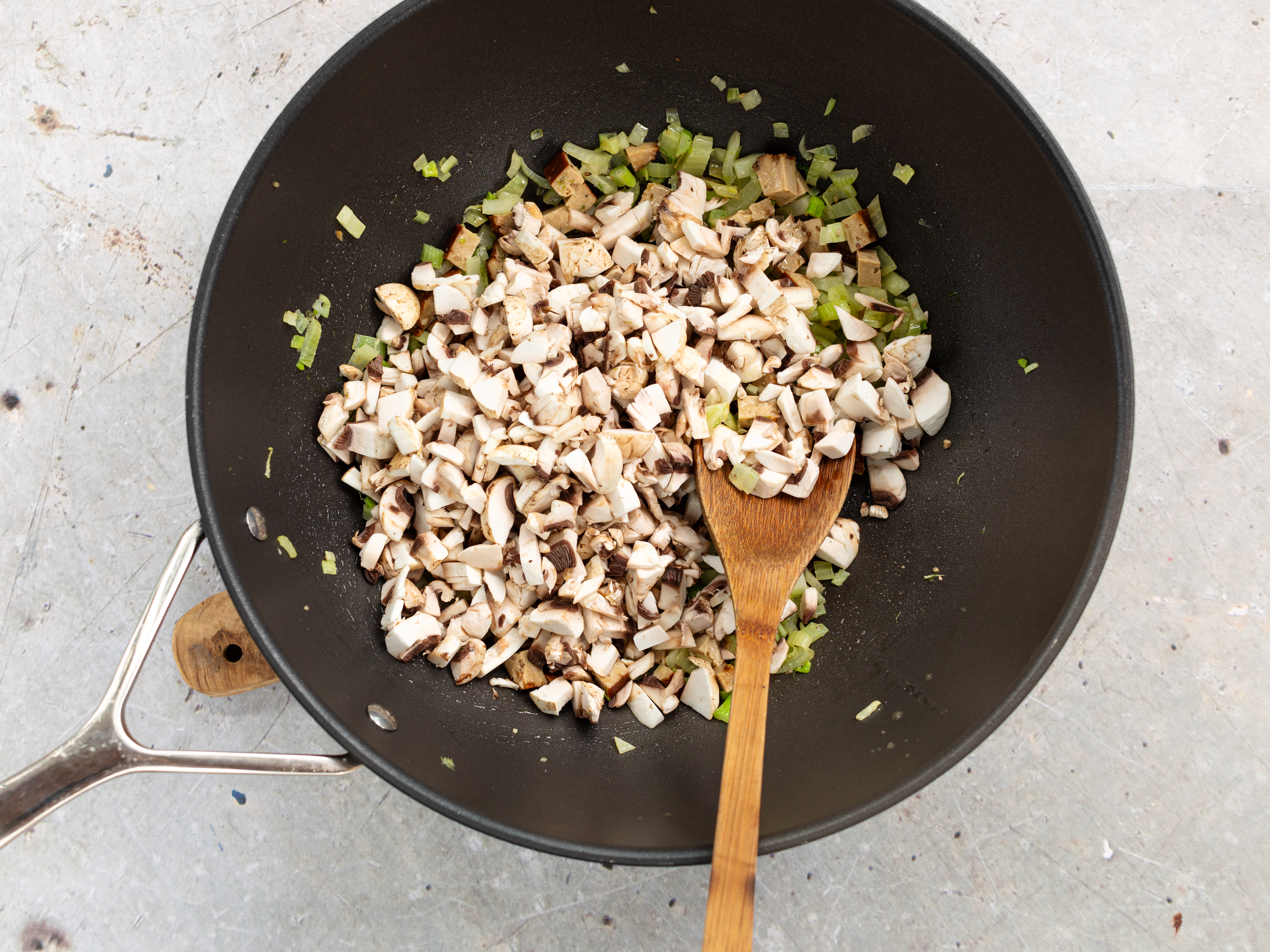 Schritt 3: Gemüse/Tofu für Fenchel-Pilz Risotto zubereiten 