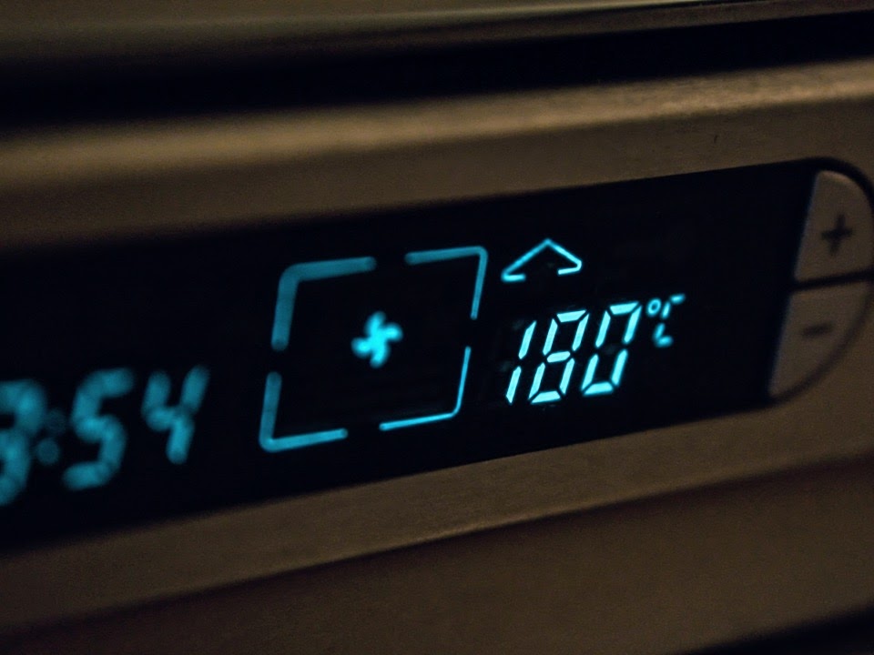 Schritt 1: Vorbereitung und Anbraten des Huhns für Poulet à l’Estragon 