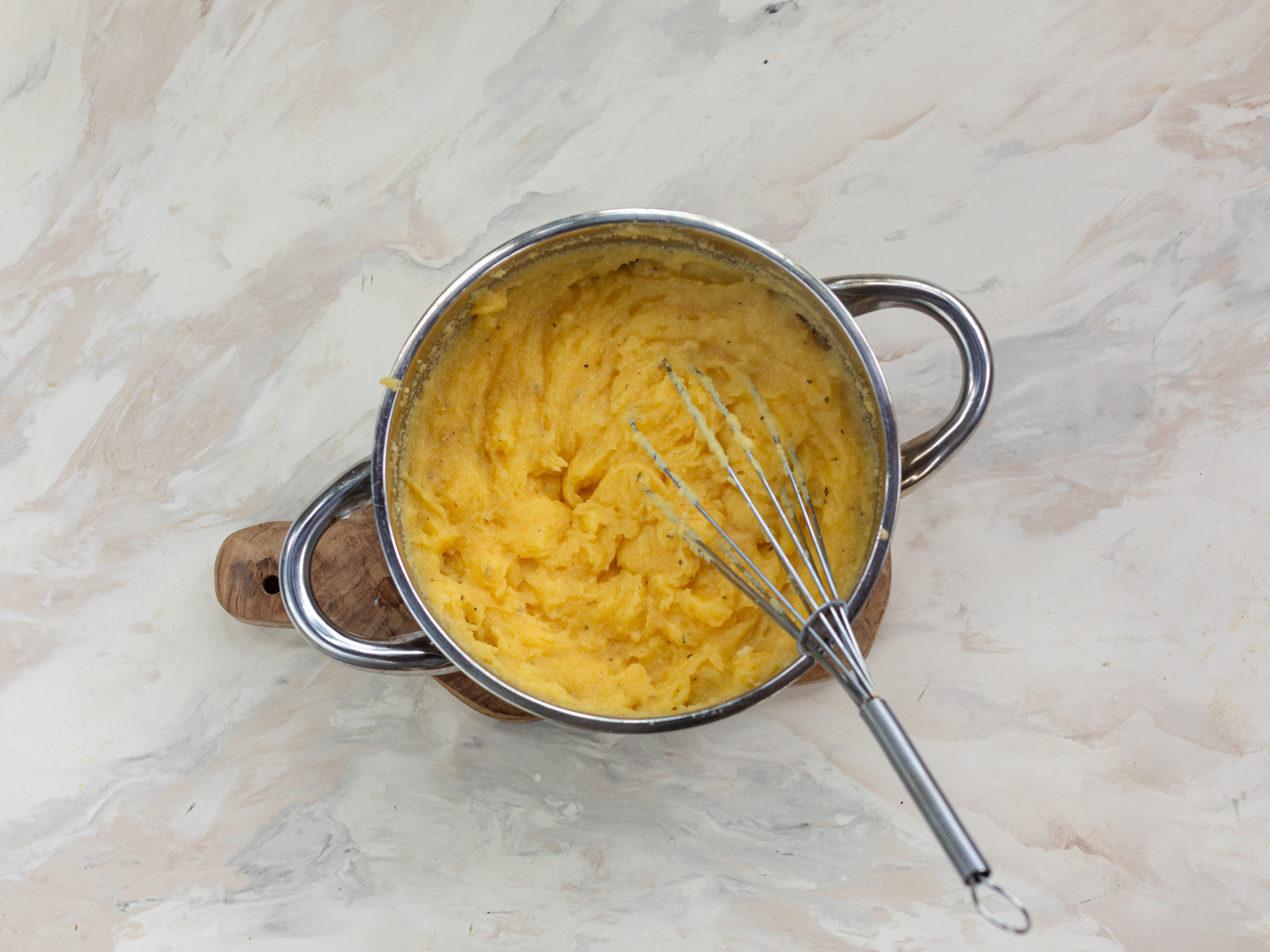 Schritt 2: Polenta für Gebackene Polenta „à la Parmigiana“ zubereiten 