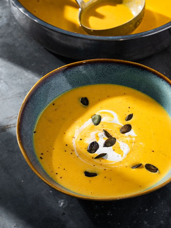 Kürbis-Mascarpone-Suppe mit Absinth Rezept Kürbis-Mascarpone-Suppe mit Absinth Rezept