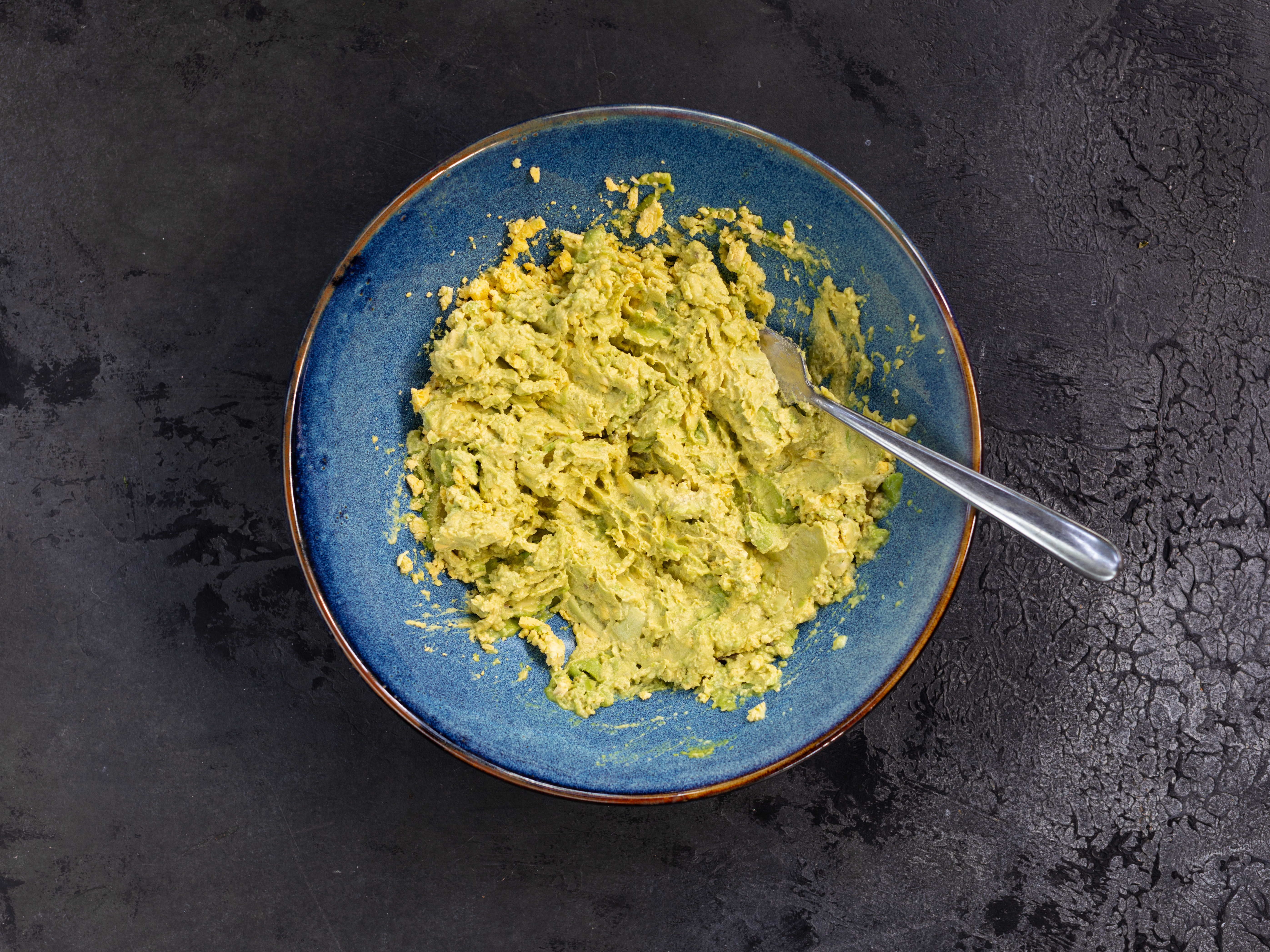 Schritt 4: Guacamole für Gefüllte Eier mit Guacamole zubereiten