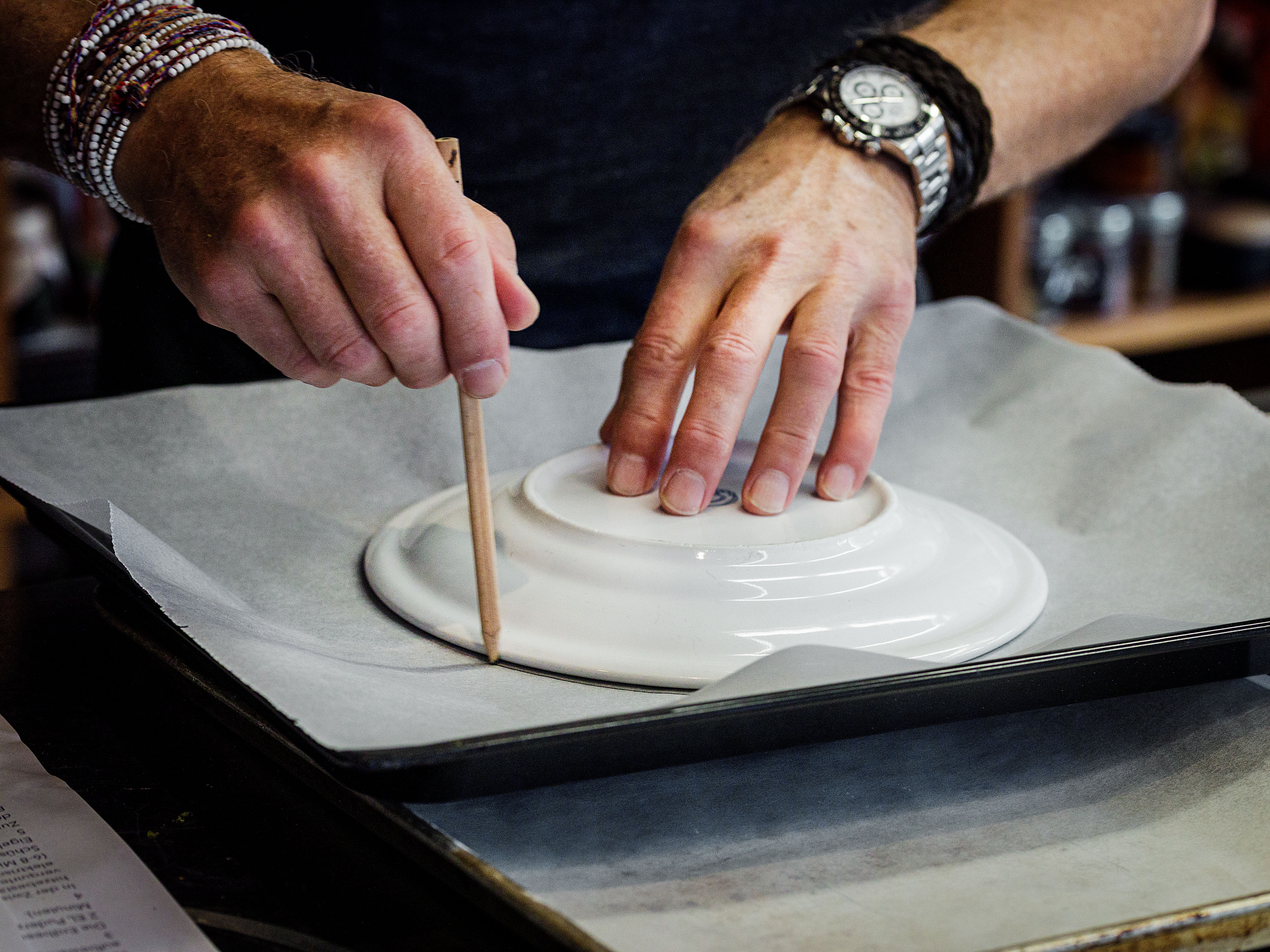 Schritt 1: Ein Kreis auf das Backpapier zeichnen