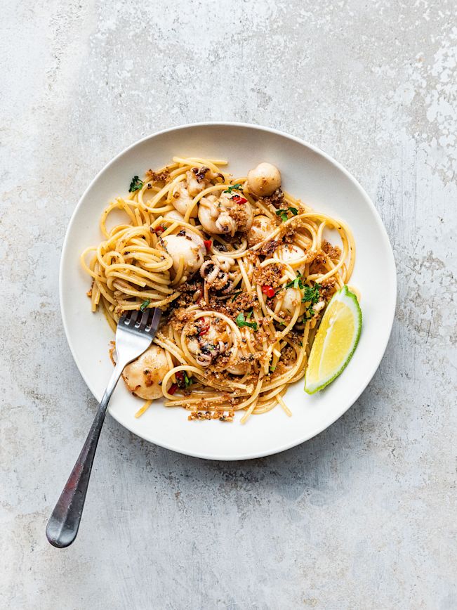 Spaghettini mit Calamaretti, Rosmarin und Zitrone Rezept Spaghettini mit Calamaretti, Rosmarin und Zitrone Rezept