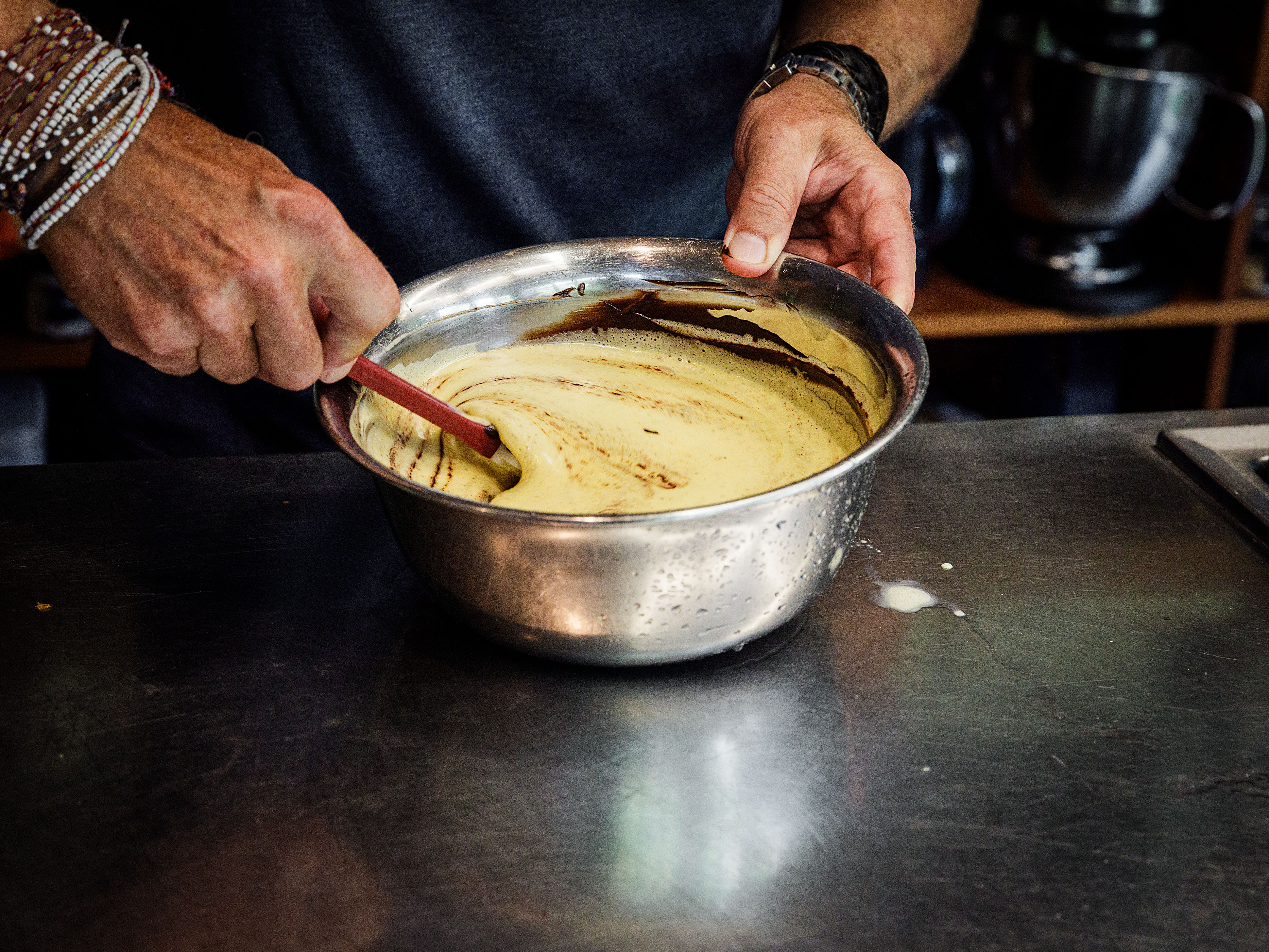 2. Schokoladen-Ganache zubereiten und backen