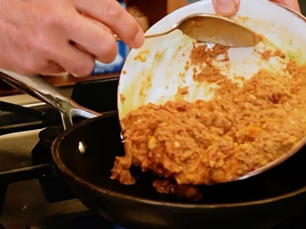 Schritt 2: Gewürzpaste für Lammhaxen Thai style zubereiten und köcheln lassen