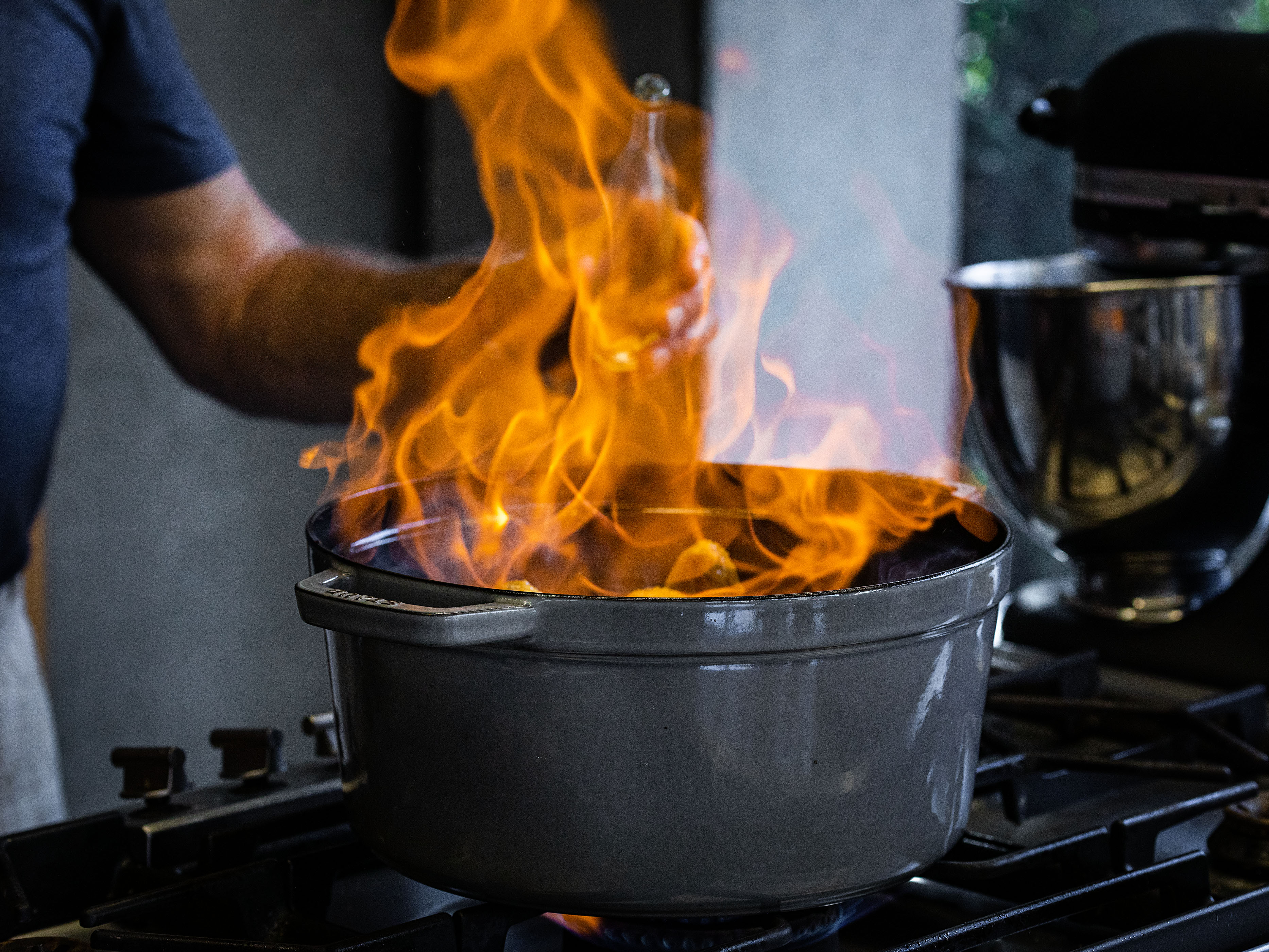 Schritt 1: Geflügel braten und flambieren