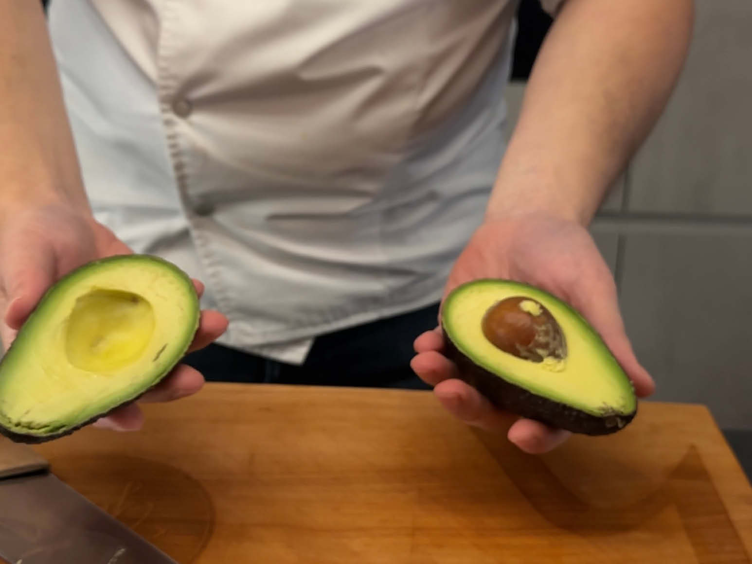 Avocado aufbewahren - Avocado aufschneiden