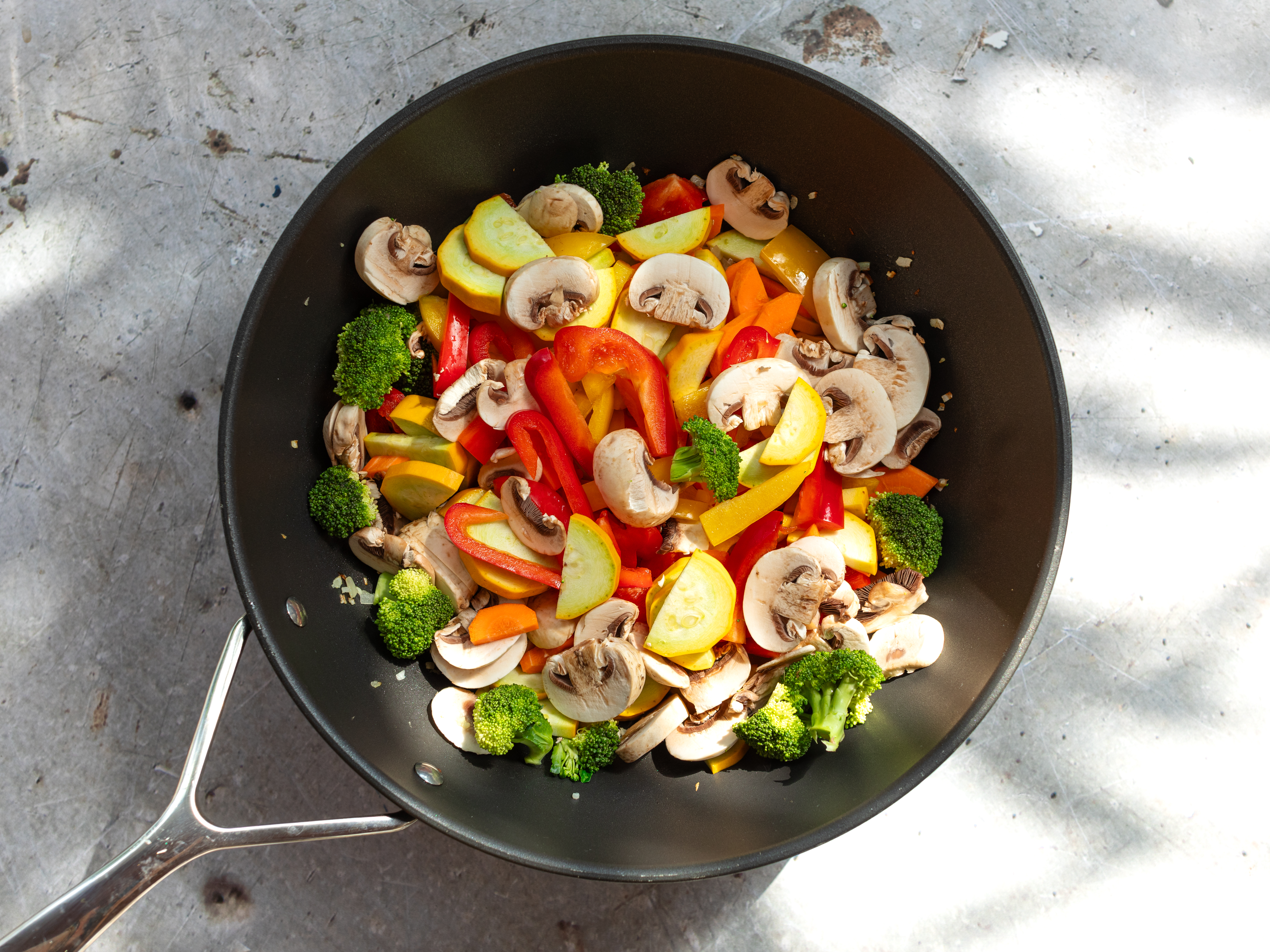 Schritt 3: Gemüse für Veganes Chop Suey anbraten 