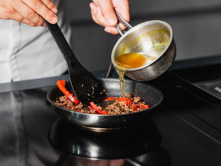 Schritt 1: Hackfleisch zubereiten Schritt 1: Hackfleisch zubereiten