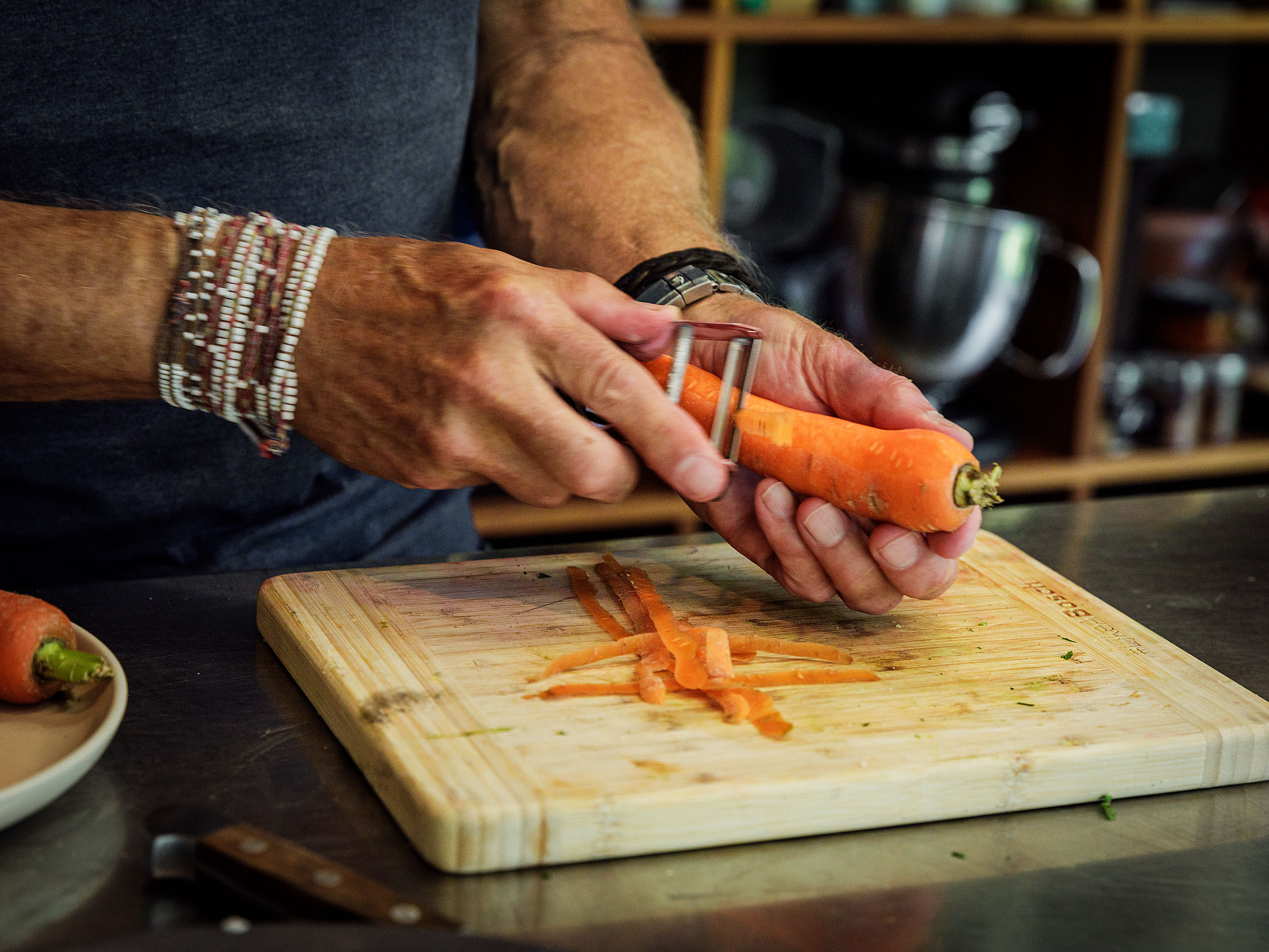 Schritt 1: Karotten schälen