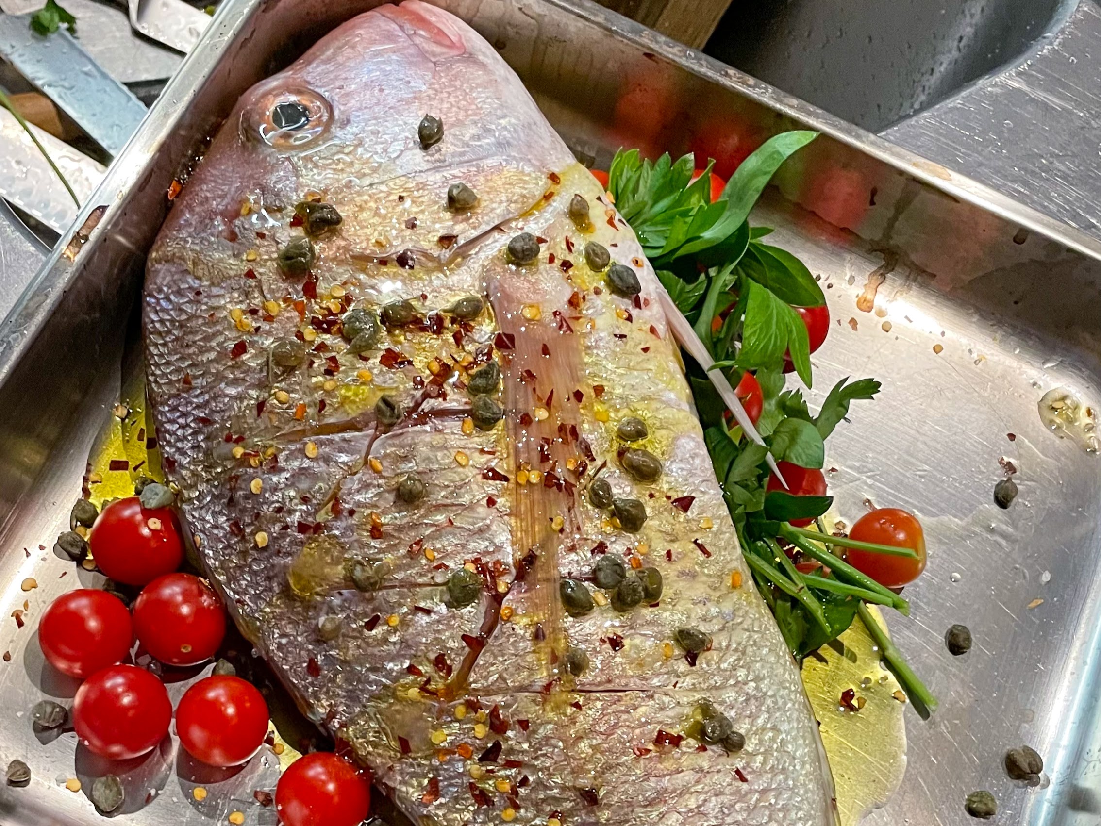 Schritt 1: Vorbereitung und Würzen des Fisches