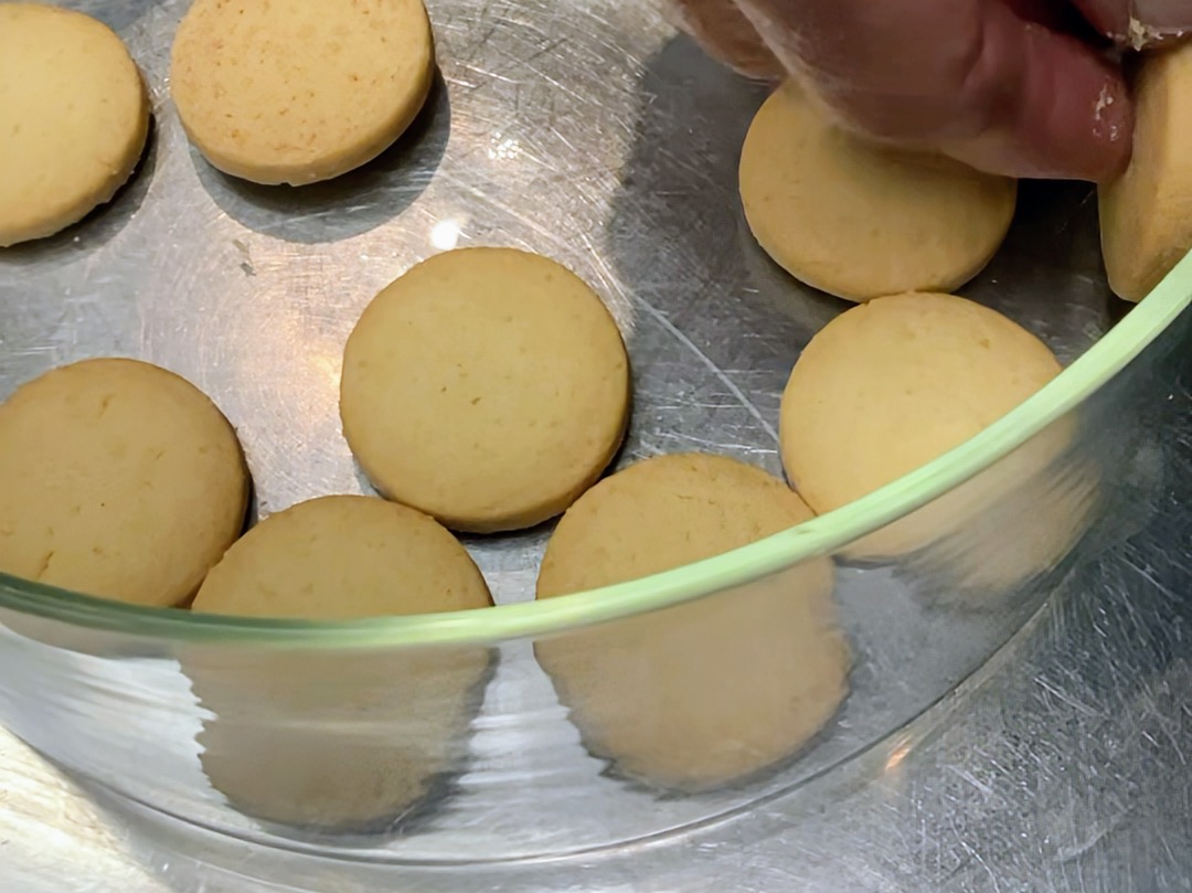 Schritt 2: Schichten des Bananen-Pudding-Desserts 