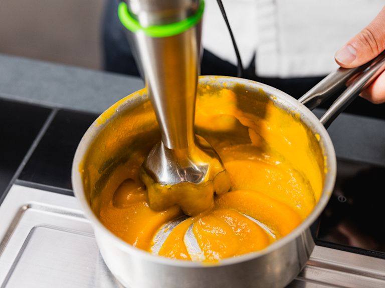 Schritt 1: Kürbispüree herstellen Schritt 1: Kürbispüree herstellen