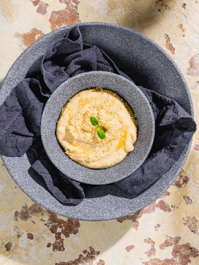 Klassischer Hummus mit gerösteten Sesamsamen Rezept Klassischer Hummus mit gerösteten Sesamsamen Rezept