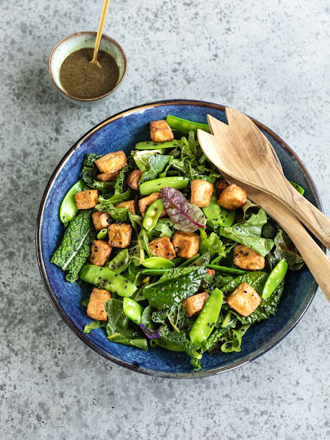 Matcha-Sesam-Salat mit Zuckerschoten und Tofu Rezept 1 Matcha-Sesam-Salat mit Zuckerschoten und Tofu Rezept 1