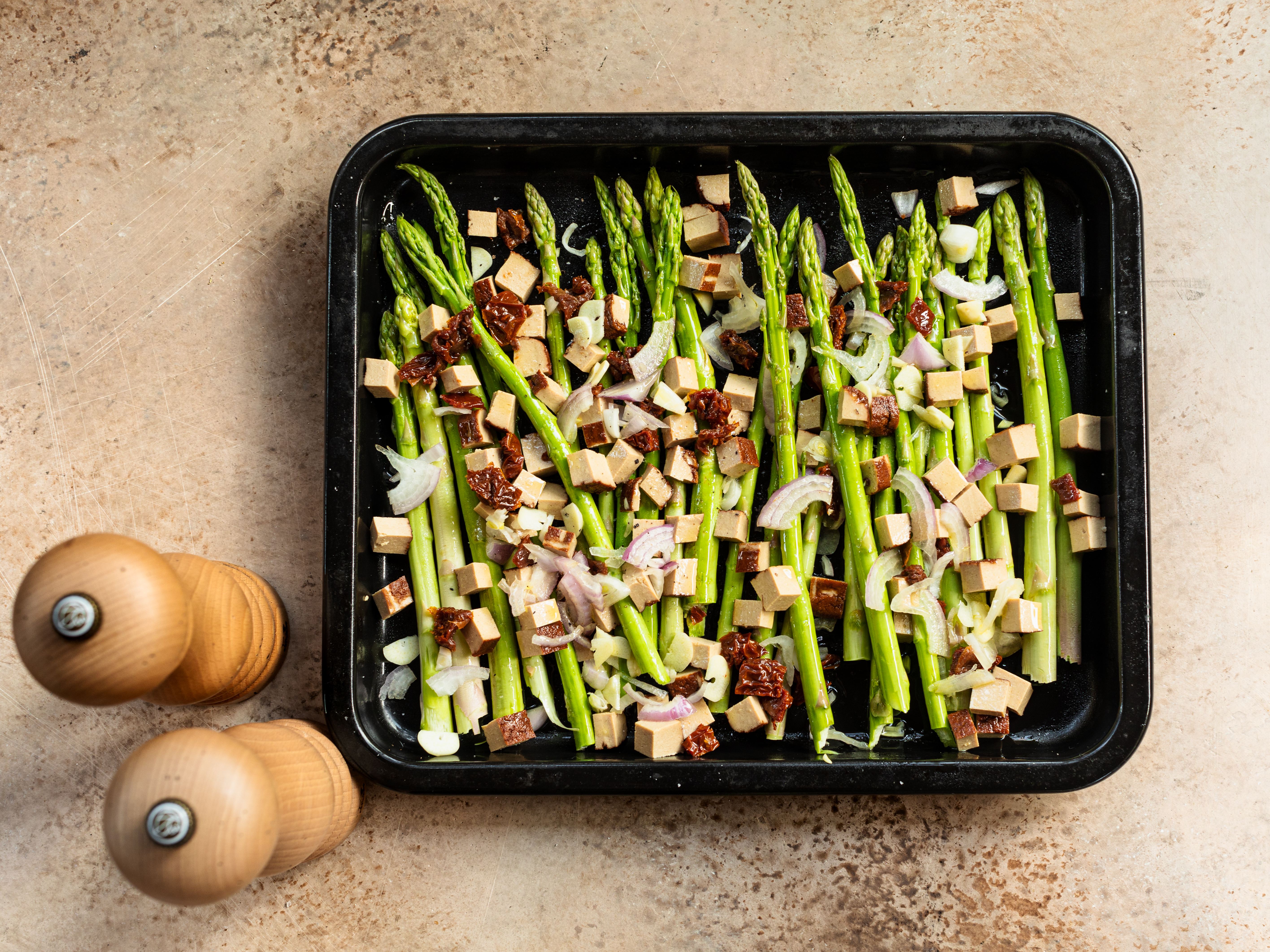 Schritt 2: Spargel und Tofu backen