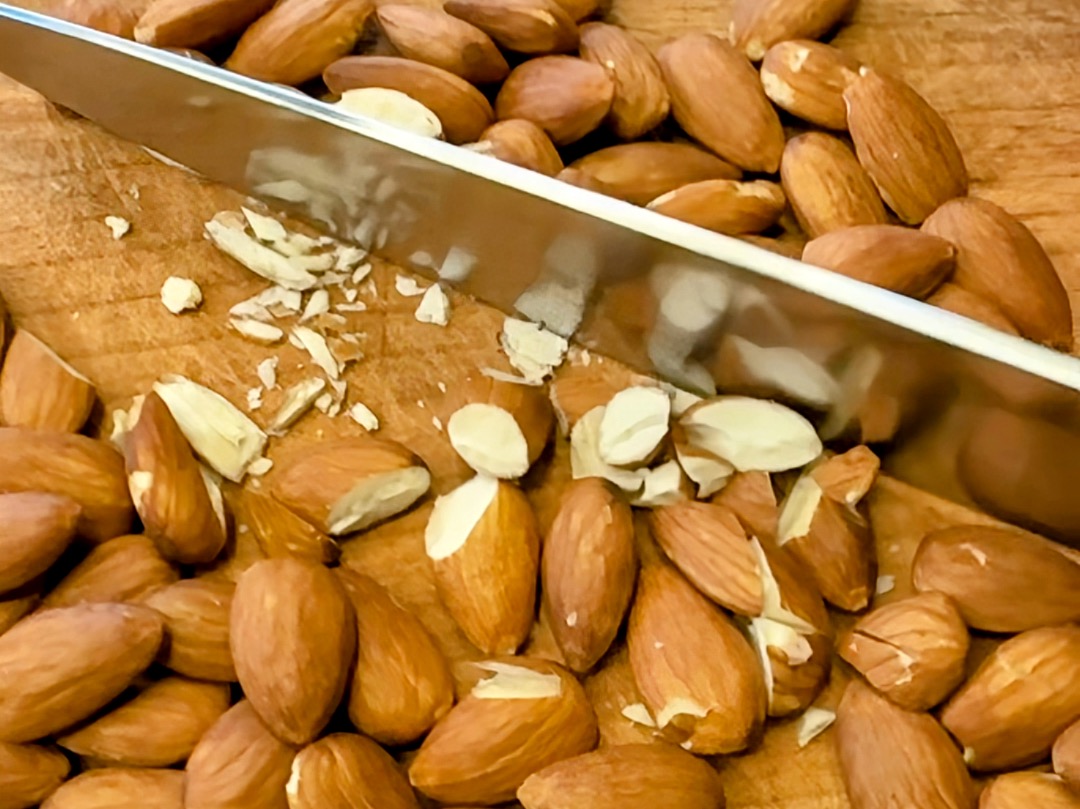 Schritt 1: Vorbereitung der Teigzutaten für Sbrisolona – Italienischer Mandelkuchen 