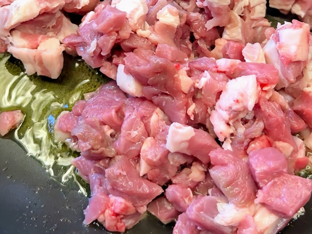 Schritt 1: Fleisch für Chili con Carne vorbereiten und anbraten