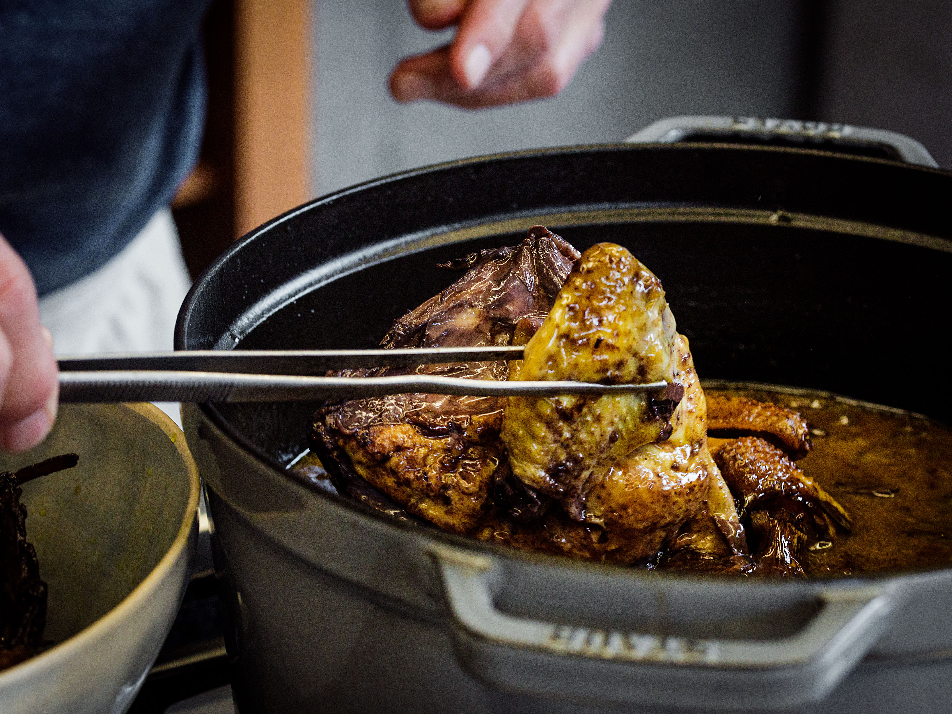 Schritt 1: Geflügel braten und flambieren