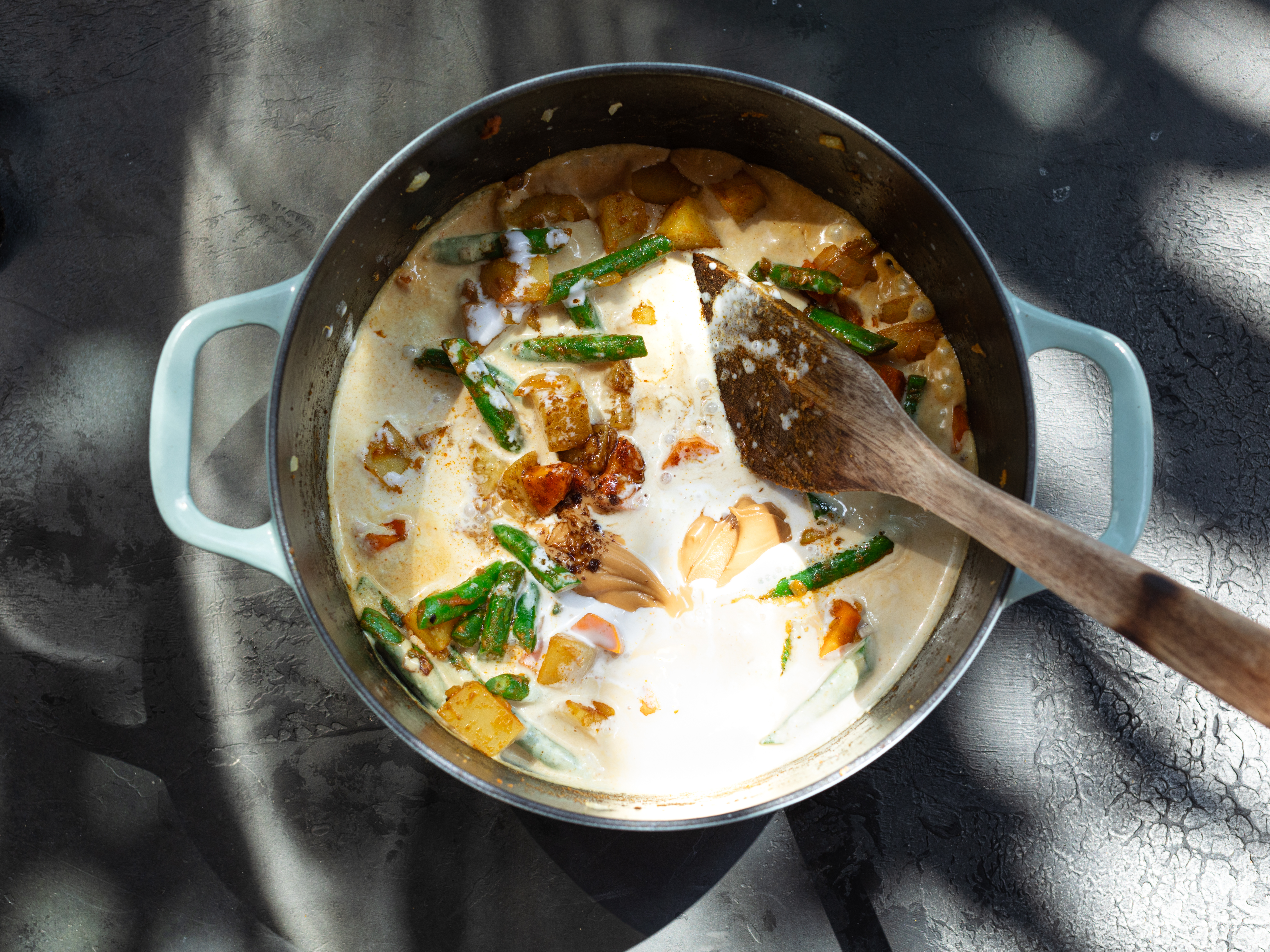 Schritt 4: Sauce für Thai Massaman-Curry zubereiten 