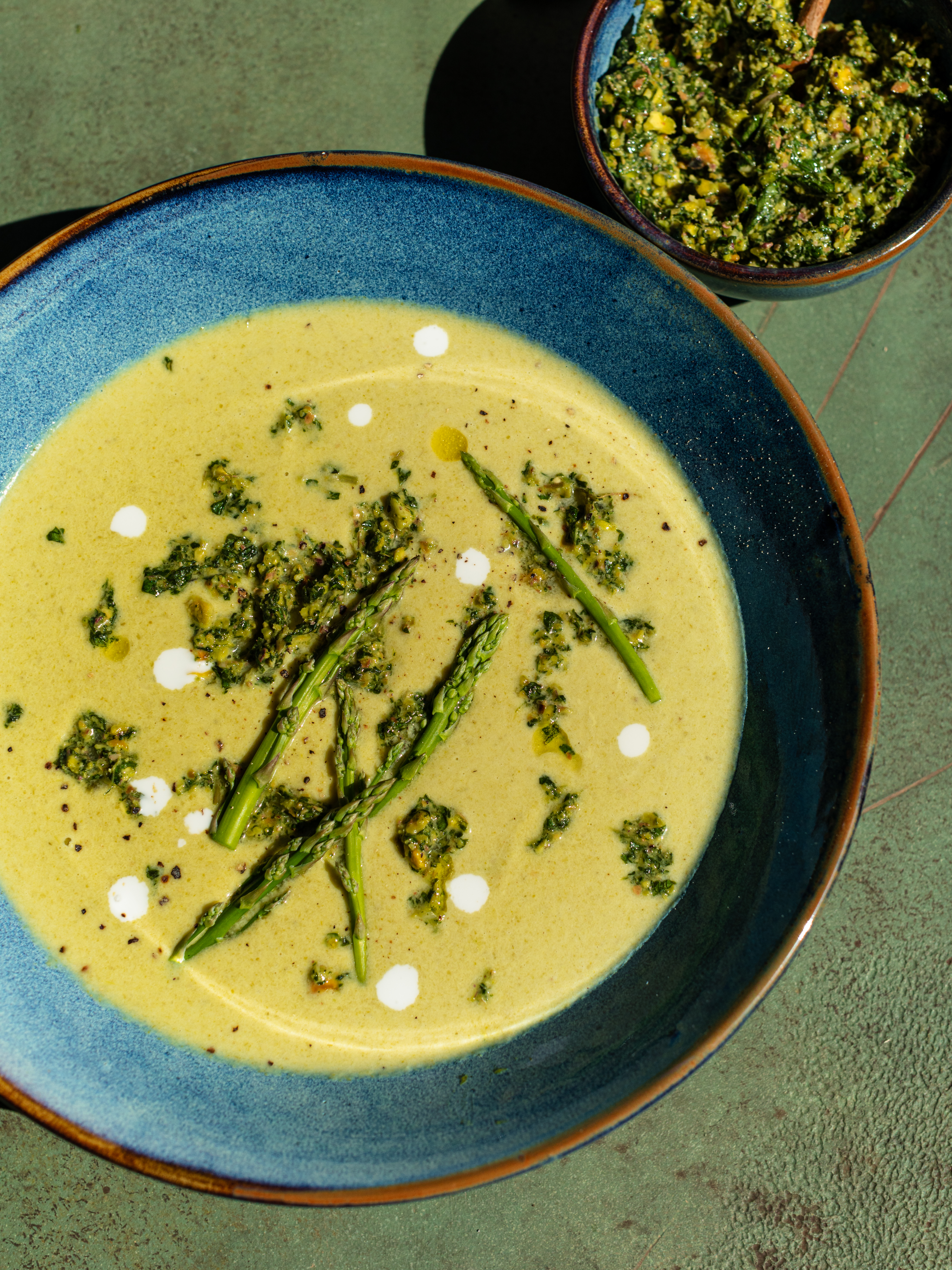 Spargel-Suppe mit Pistazien-Gremolata Rezept 4