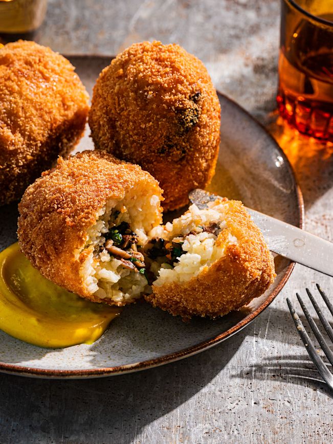 Arancini mit Pilzfüllung und Aioli Rezept Arancini mit Pilzfüllung und Aioli Rezept